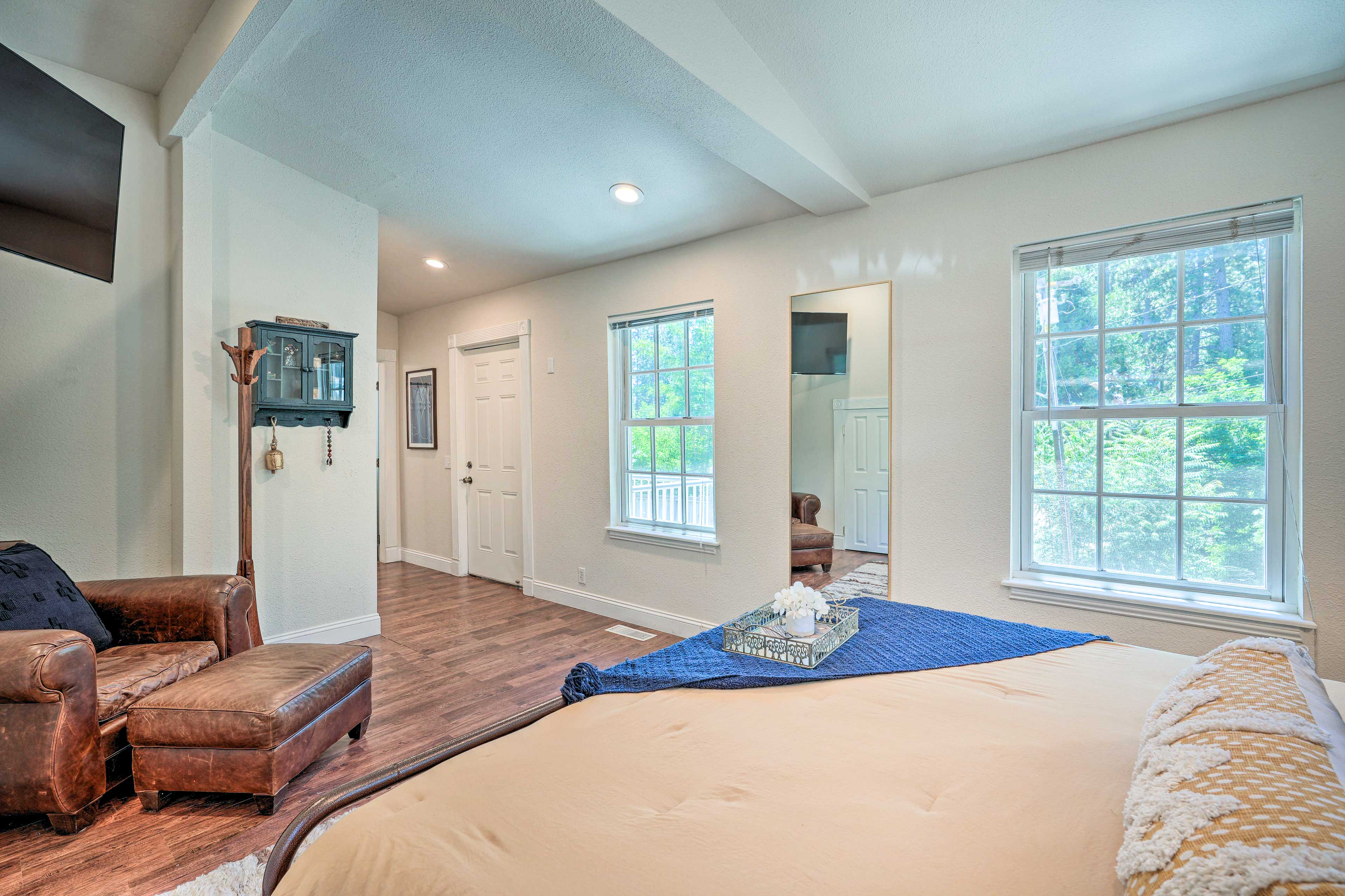 Downtown Nevada City 1900 Victorian Retreat!