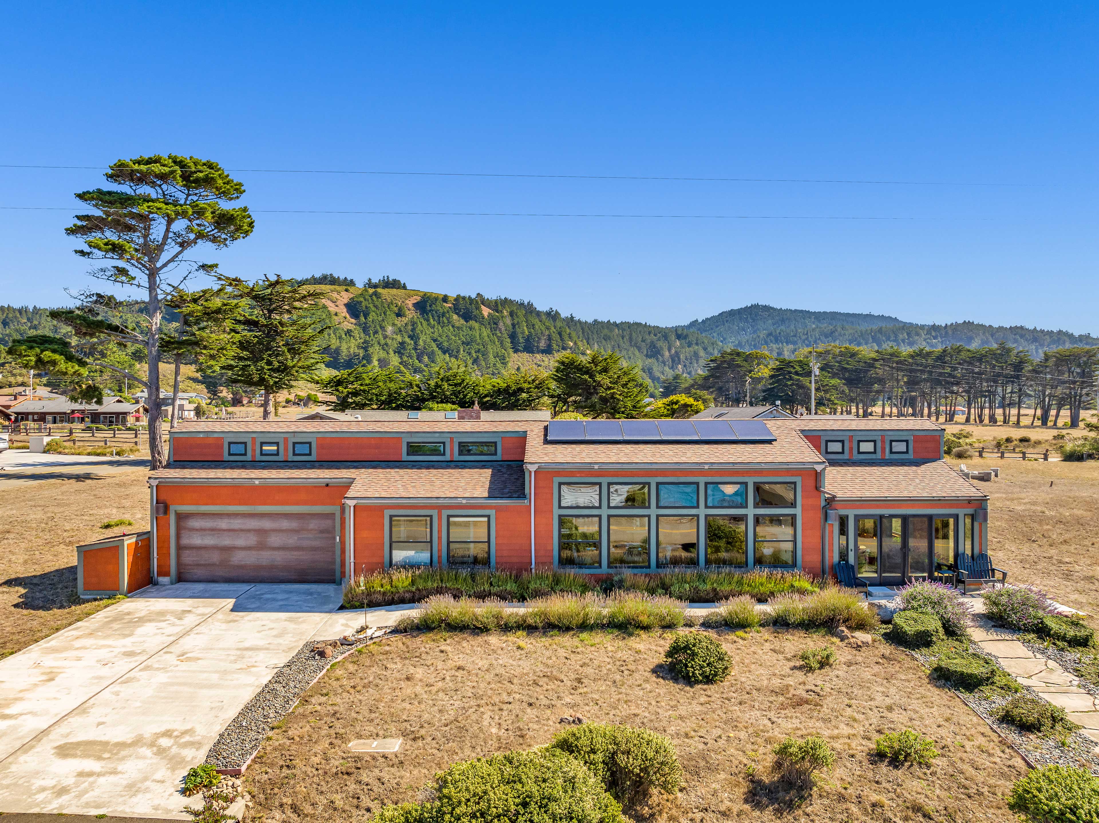 Property Image 2 - ’Dream Weaver’ House w/ Hot Tub & Ocean View!