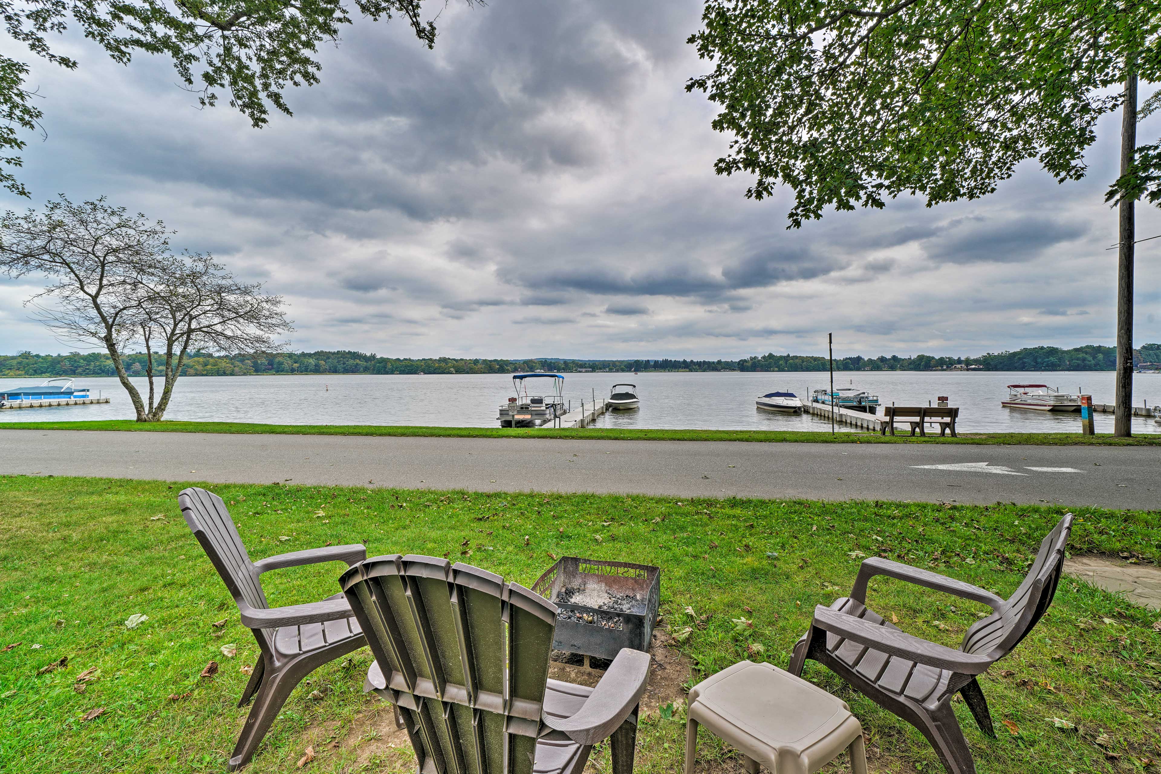 Dreamy Waterfront Home w/ Grill: Boat & Ski!