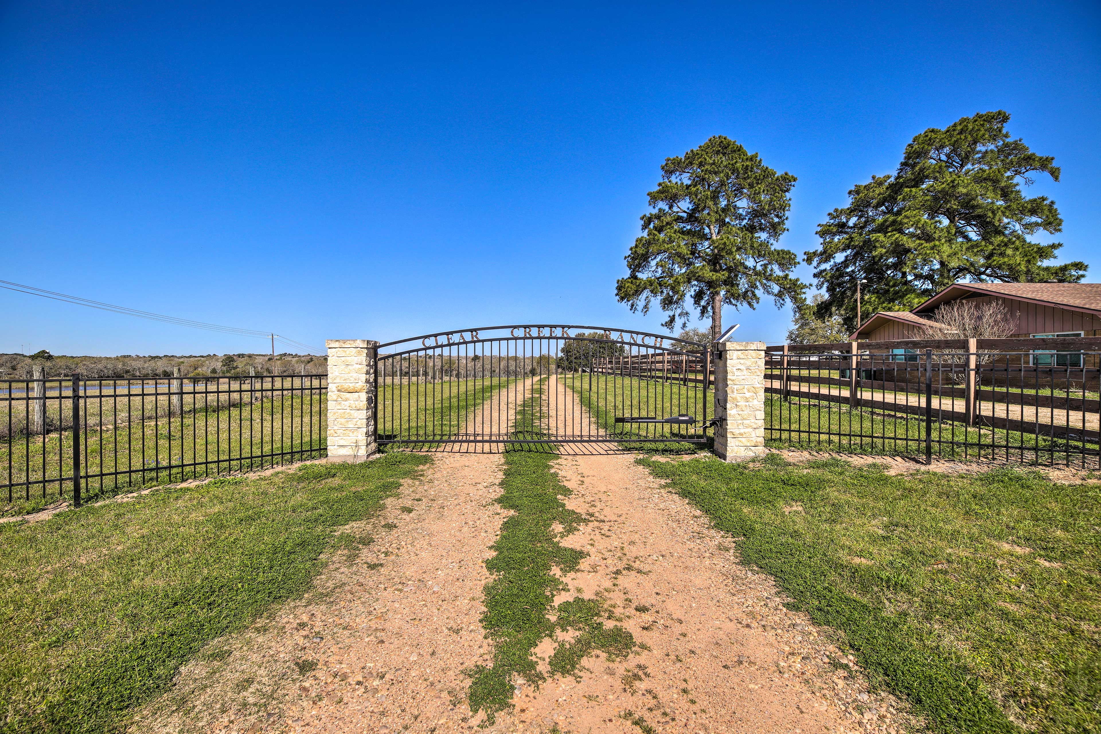 Property Image 1 - Grand Bellville Estate at ’Clear Creek Ranch’