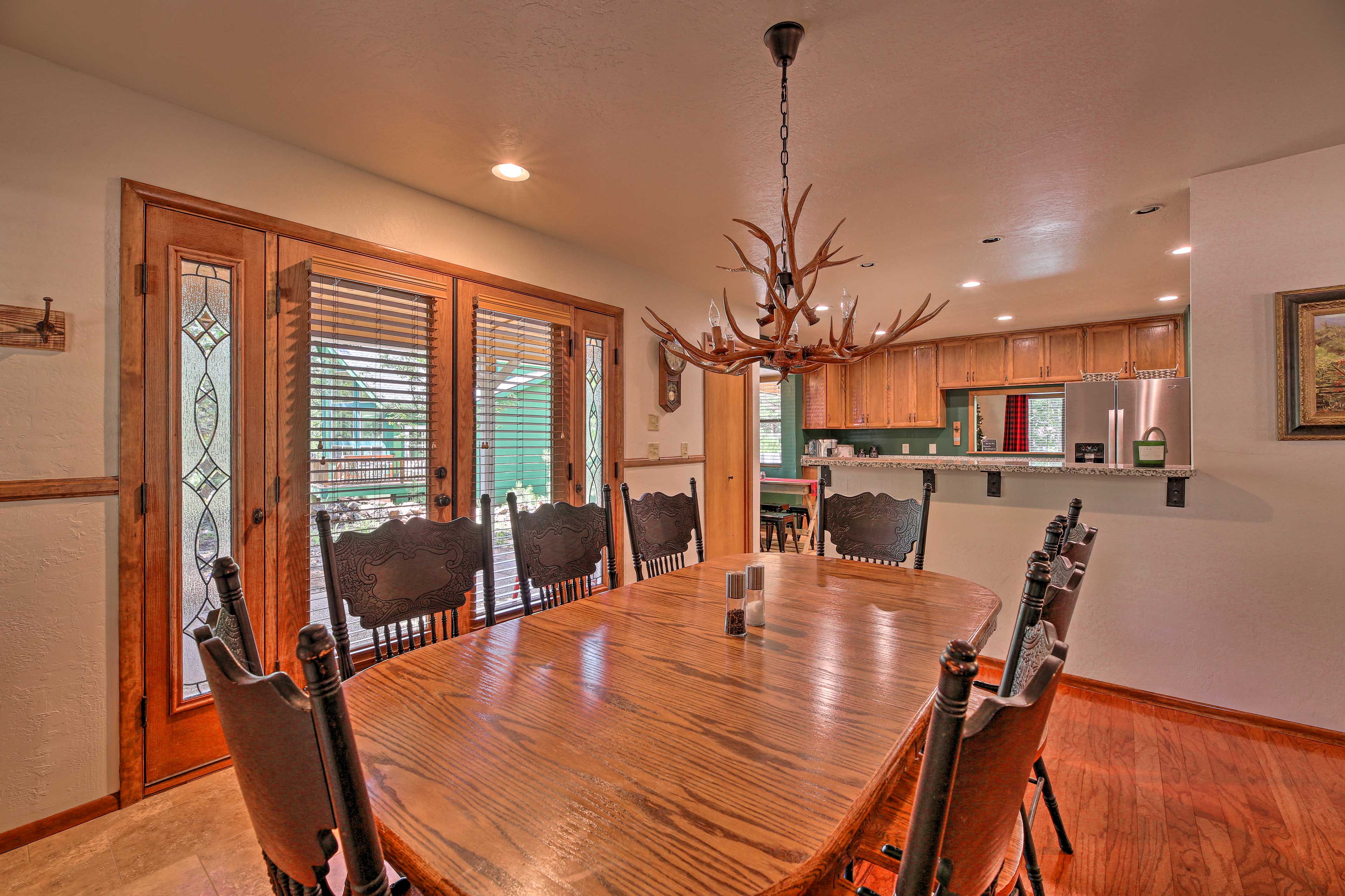 Property Image 2 - Family-Friendly Pinetop Retreat: Deck + Yard!