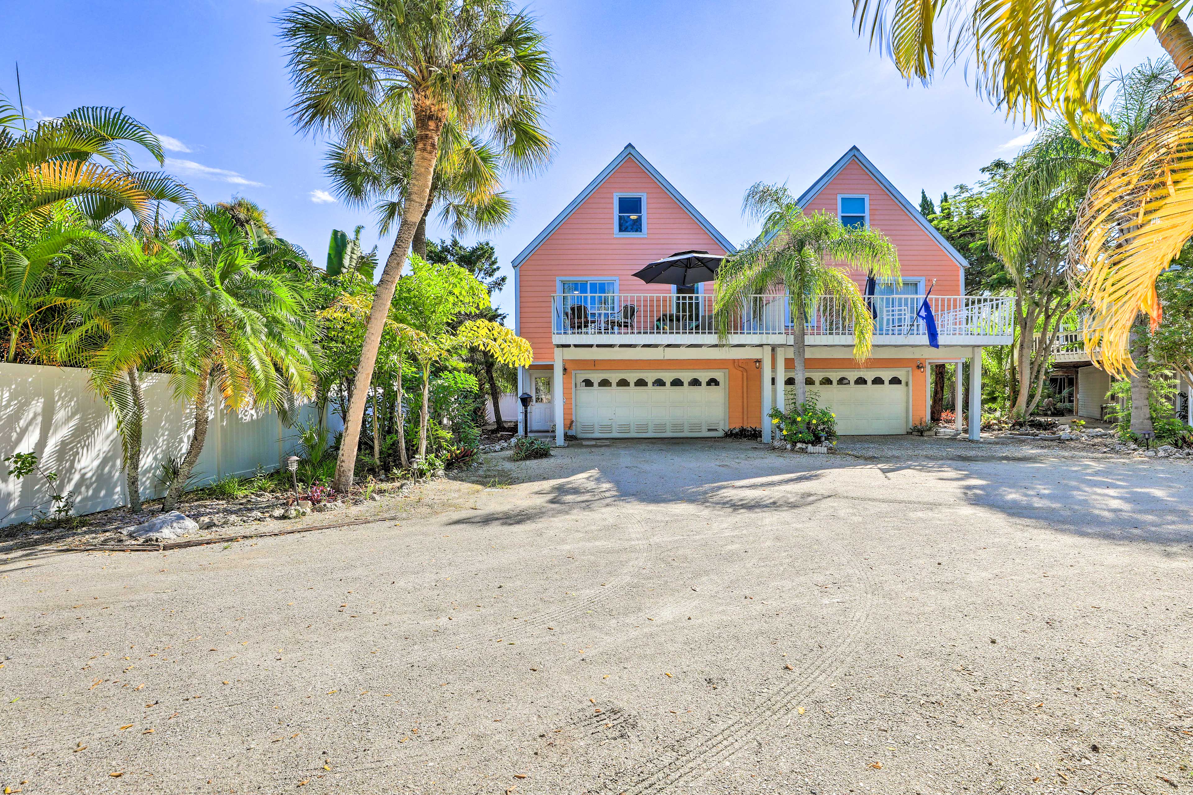 Property Image 2 - Family-Friendly Retreat: Walk to Beach Access