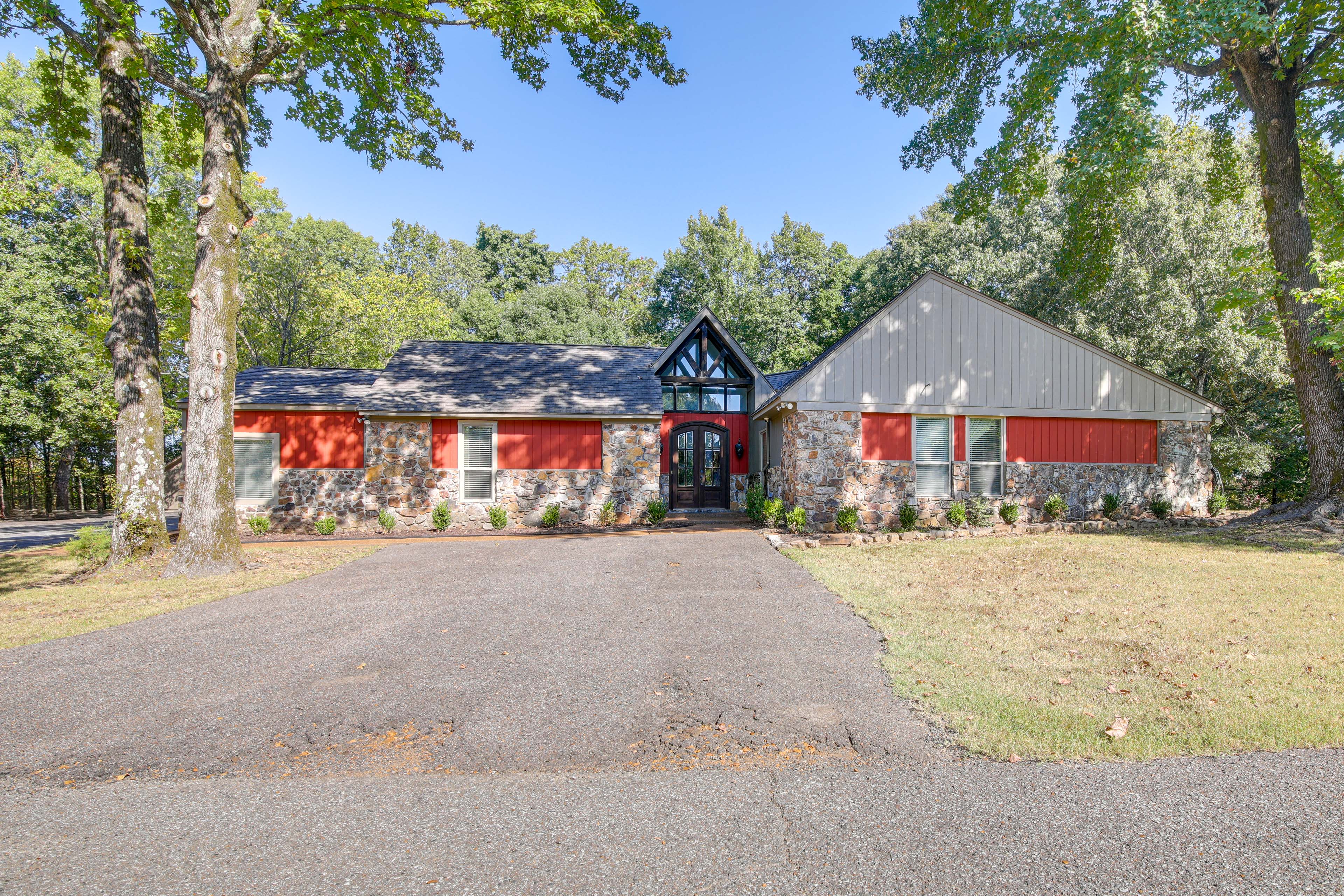 Property Image 1 - Spacious Southaven Home on 8 Acres w/ Private Pool