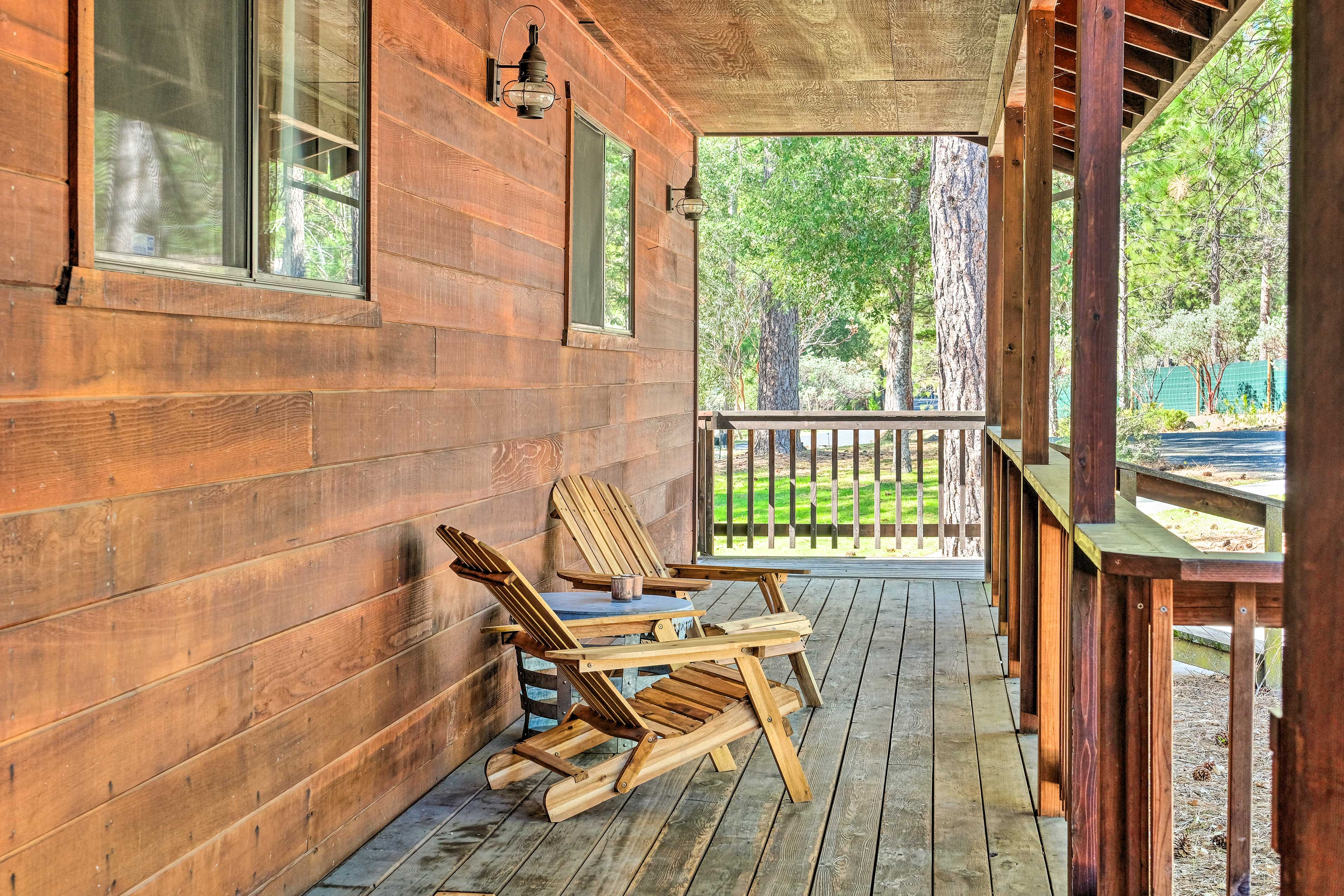 Groveland Cabin w/ Outdoor Perks & Game Room