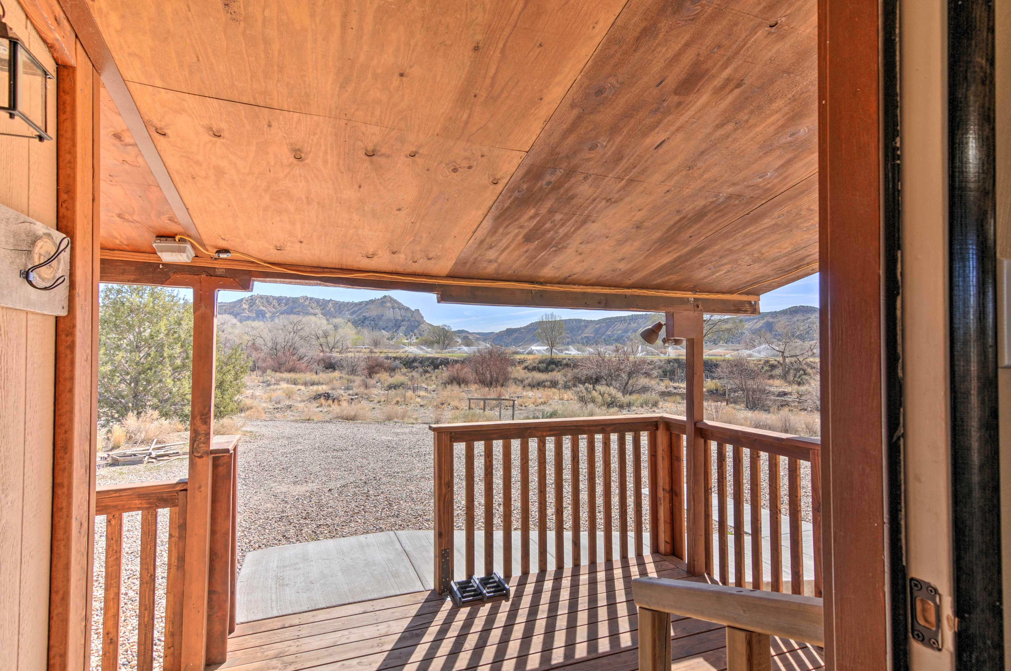 Property Image 1 - Cozy Home w/ Canyon Views: 2 Mi to Grand Staircase