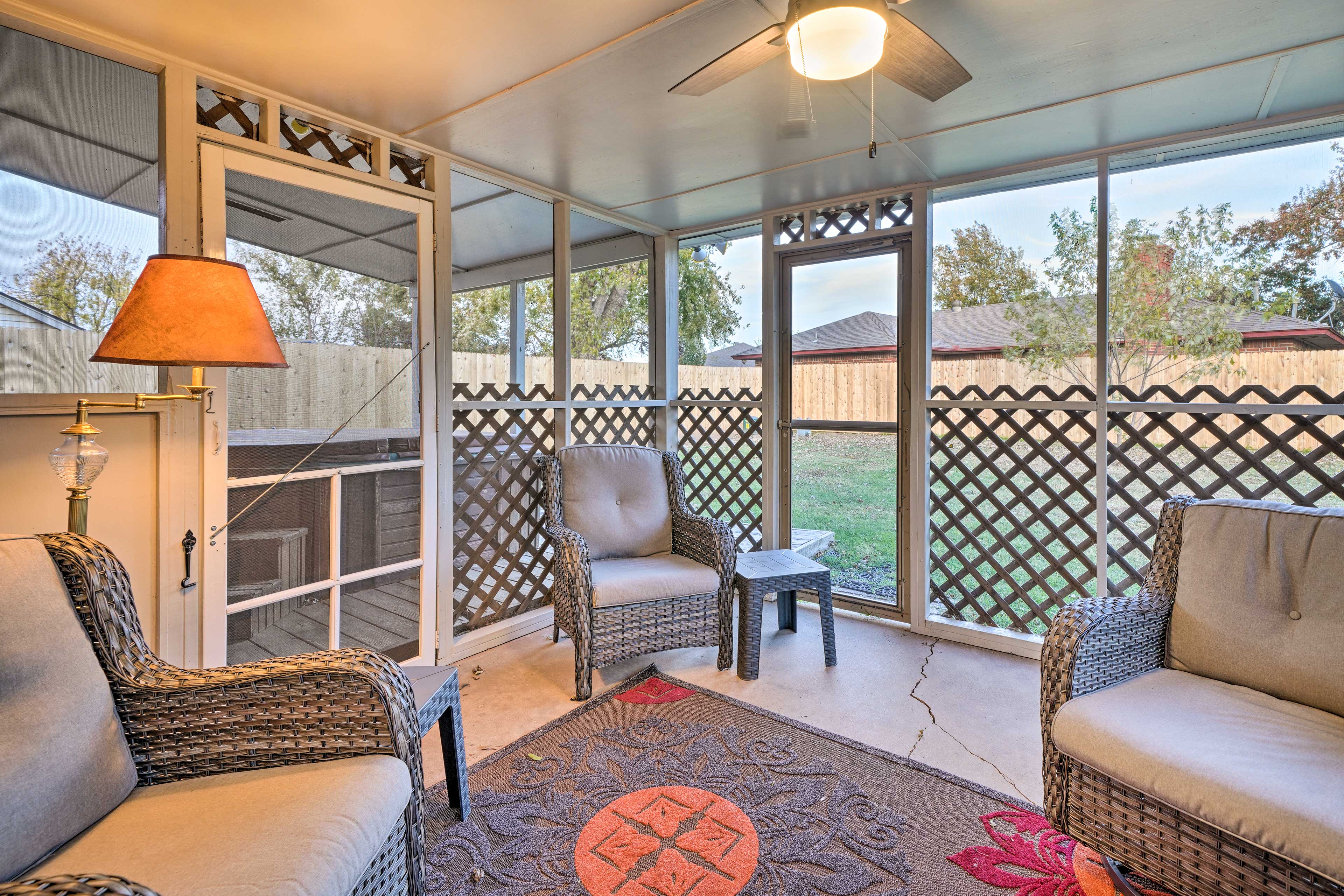 Property Image 2 - Home w/ Screened Porch ~ 10 Miles to Dtwn OKC!