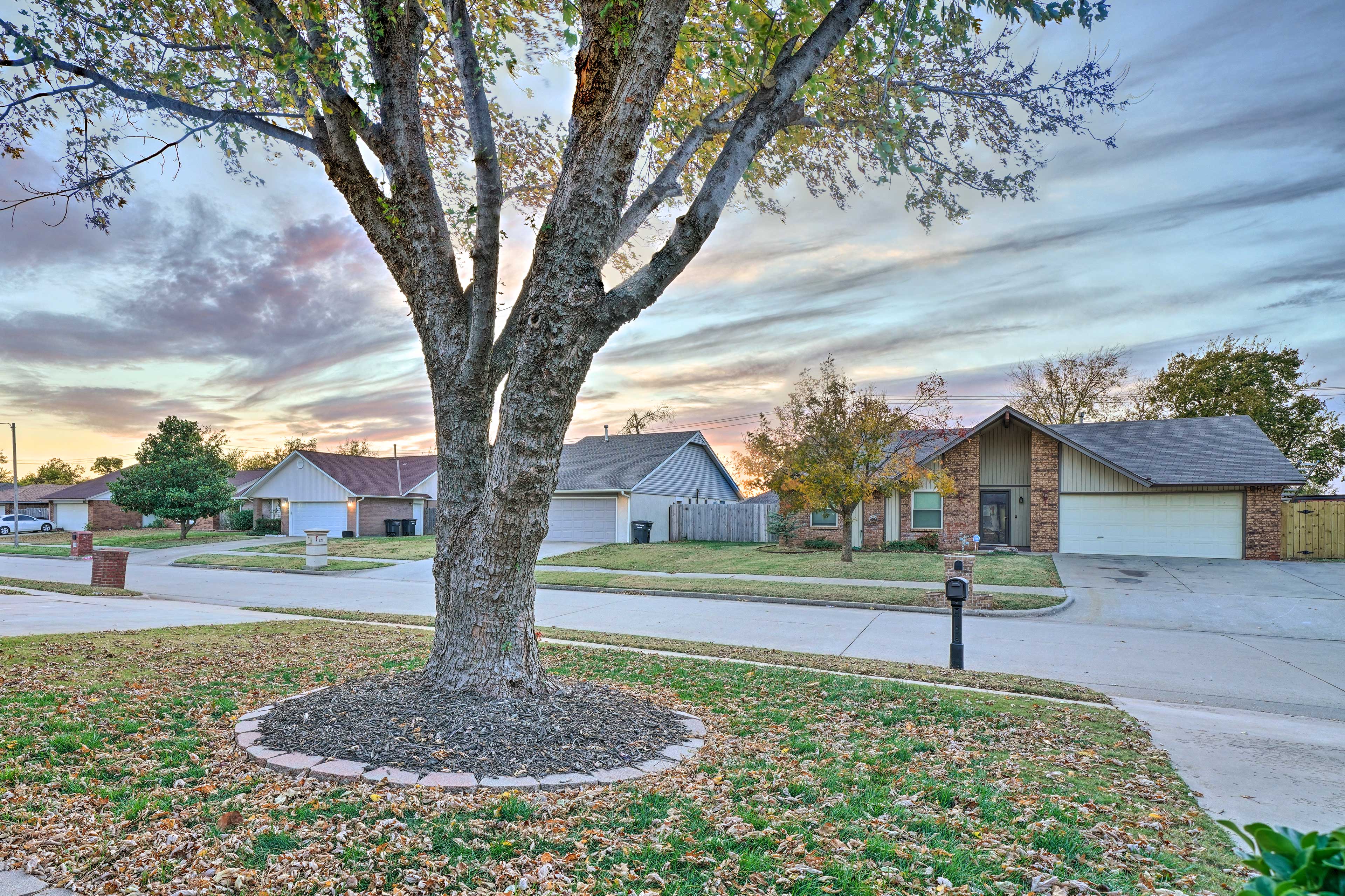 Property Image 1 - Home w/ Screened Porch ~ 10 Miles to Dtwn OKC!