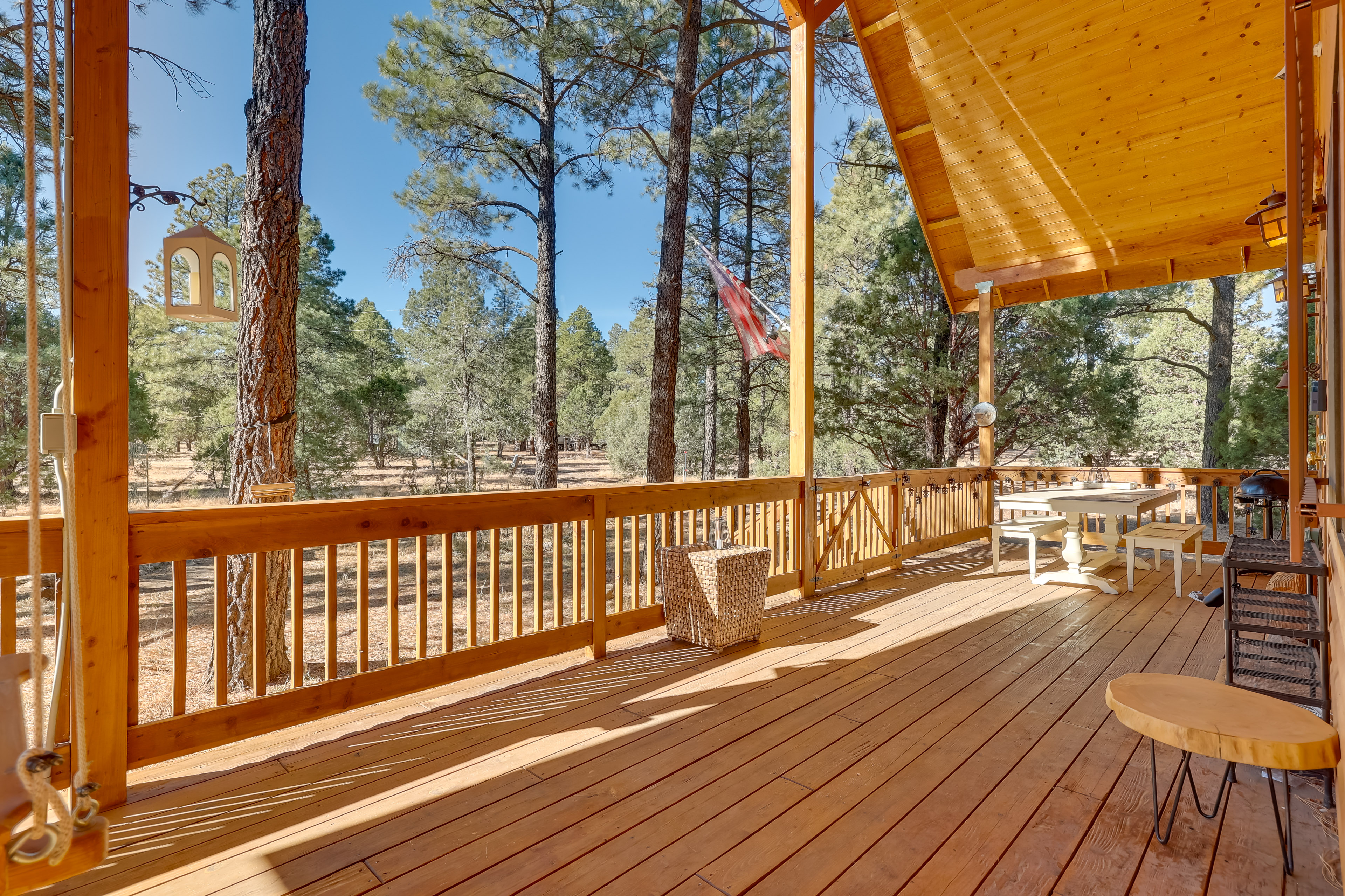 Dog-Friendly Nutrioso Cabin w/ Wraparound Porch!