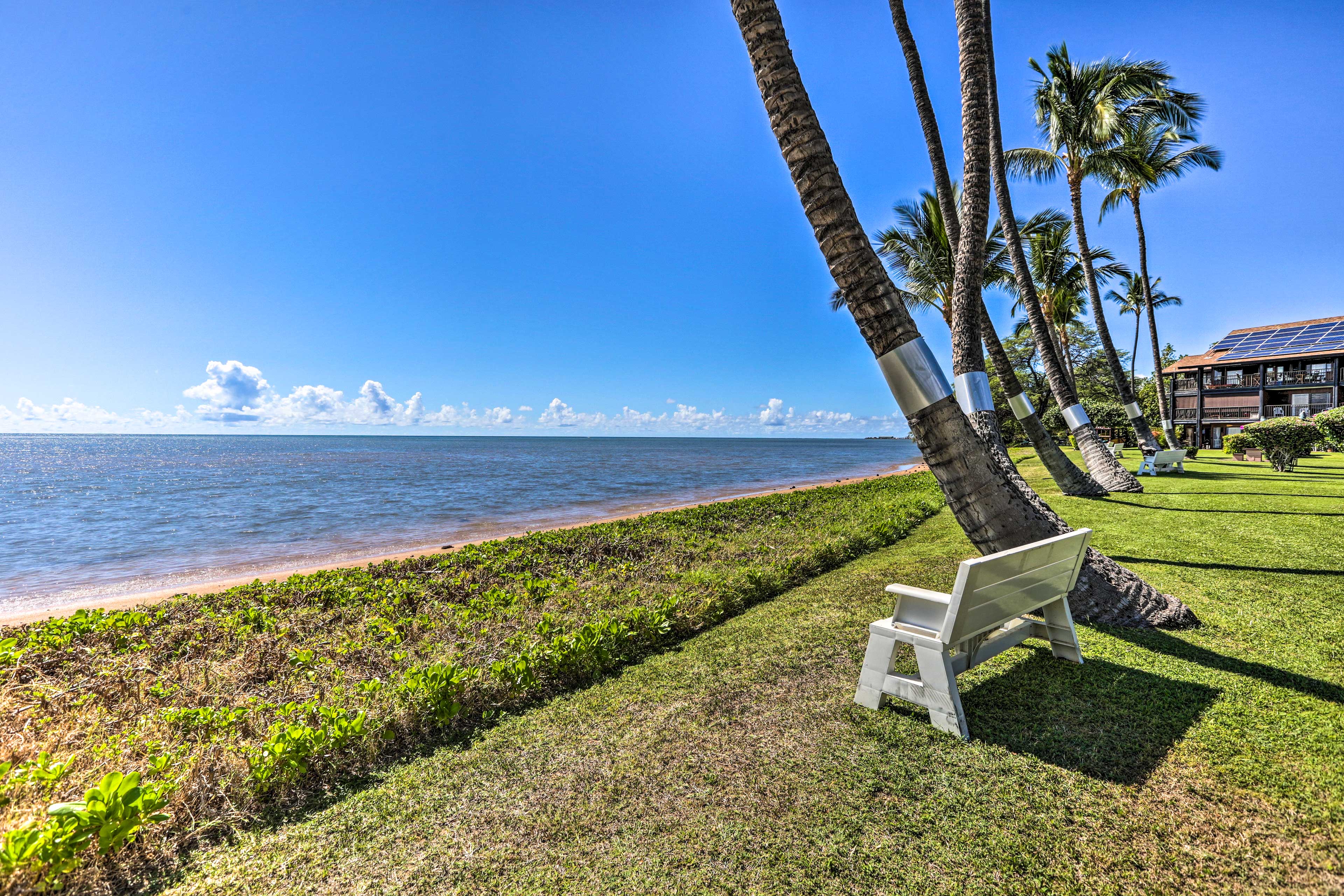 Property Image 1 - Molokai Island Loft: Lanai, Pool + Walk to Beach!