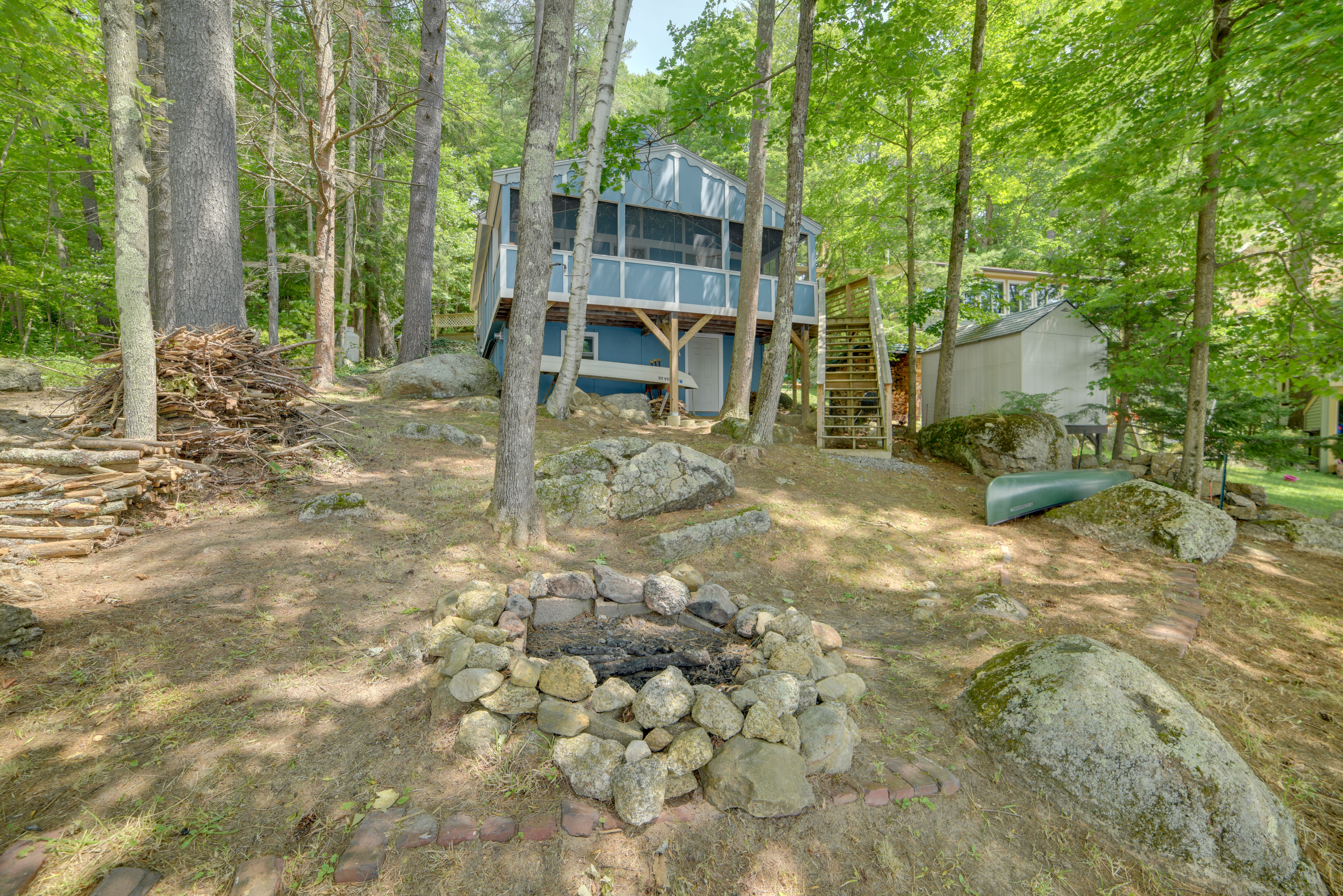 Property Image 2 - Lakefront Getaway w/ Canoe & Dock Fishing!