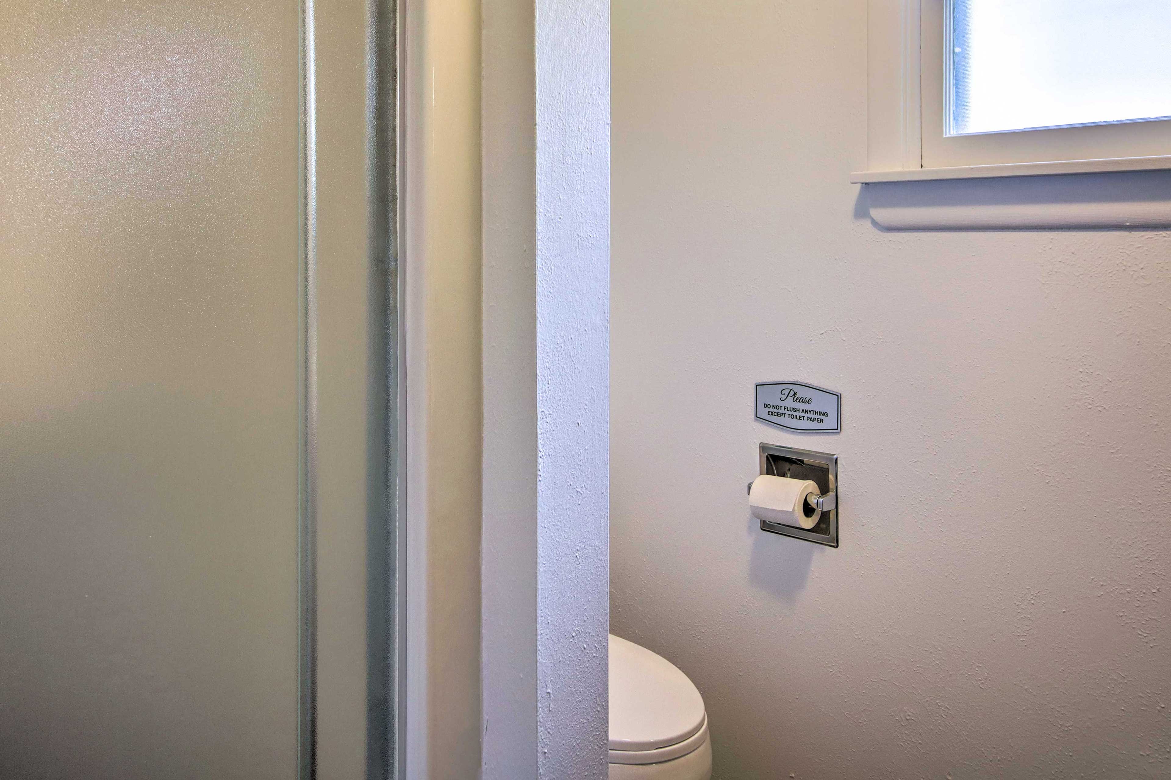 Lakefront Gem w/ Screened Porch + Game Room!