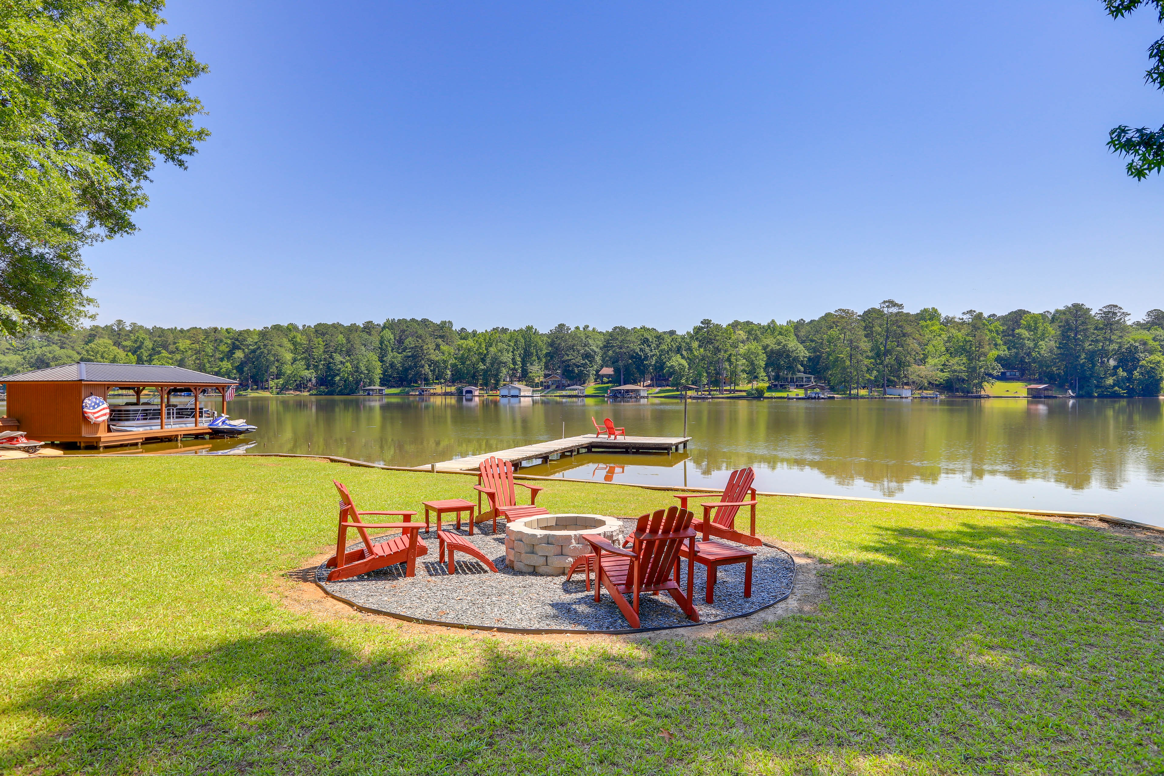 Lakefront Eatonton Escape w/ Dock & Fire Pit! Home Rental in Eatonton