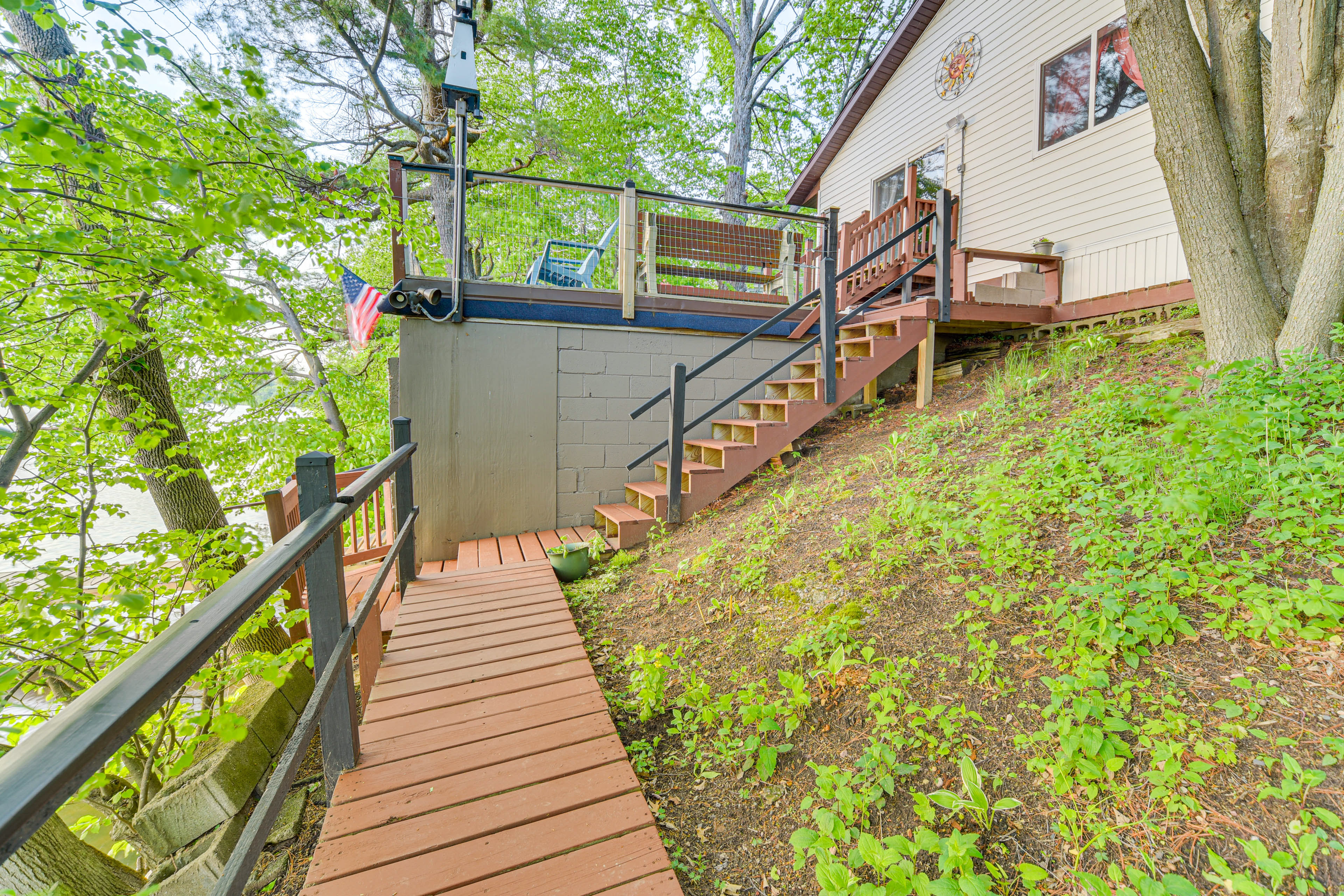 Lakefront Family Retreat w/ Private Dock!