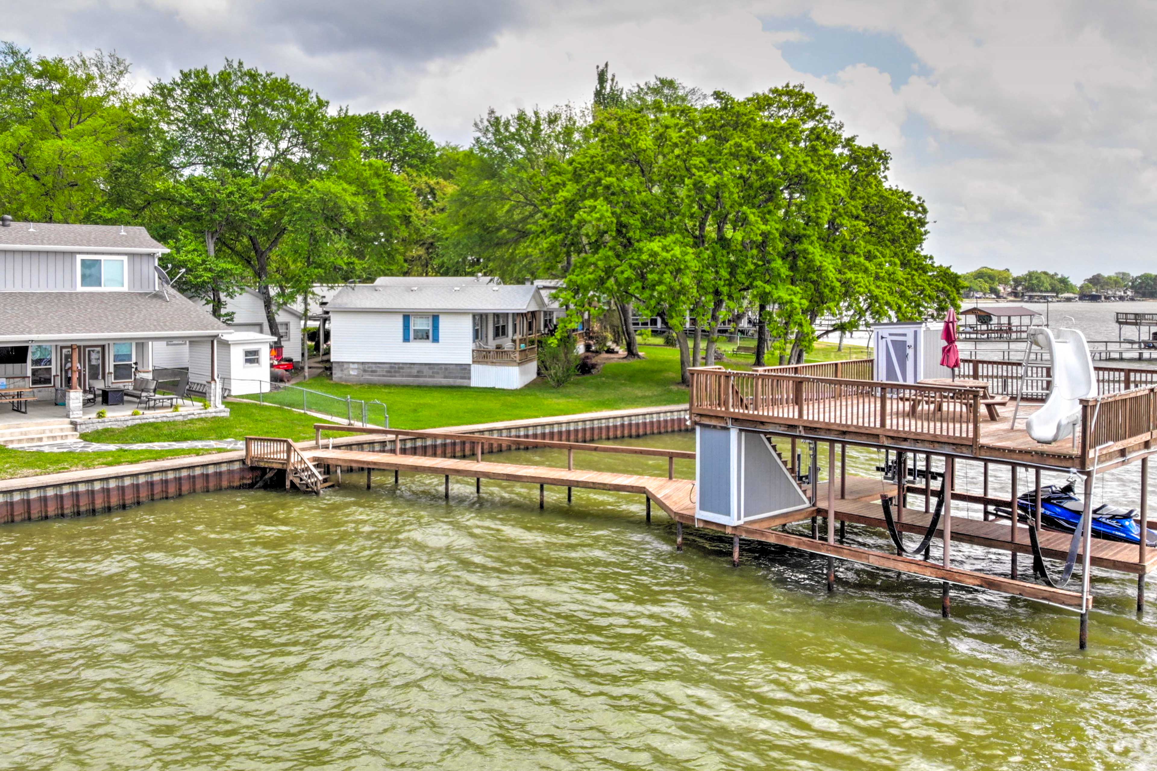 Property Image 1 - Lakefront Mabank Retreat w/ Dock + Boat House