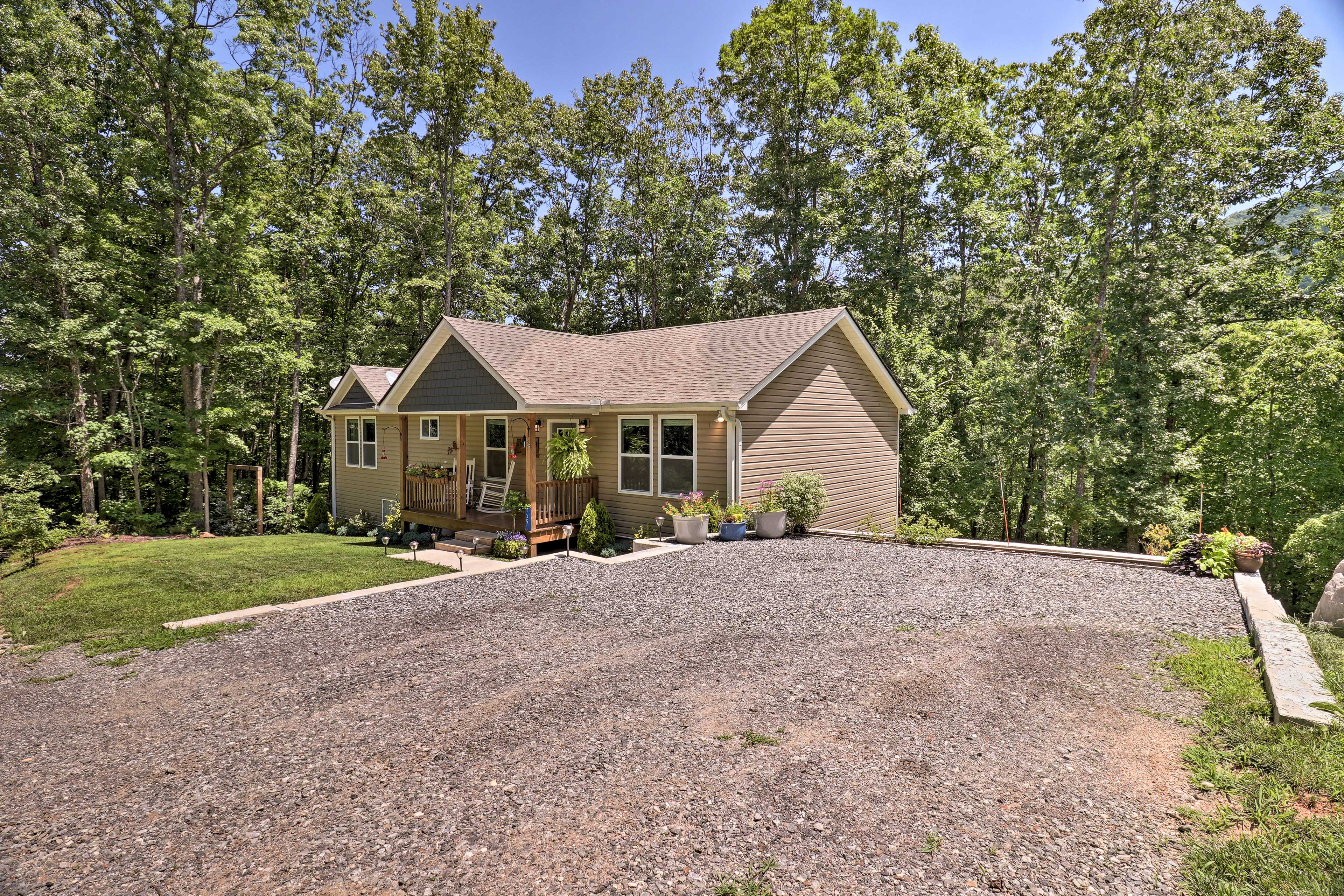 Property Image 2 - Smoky Mountains Home w/ Deck, 11 Mi to Asheville!