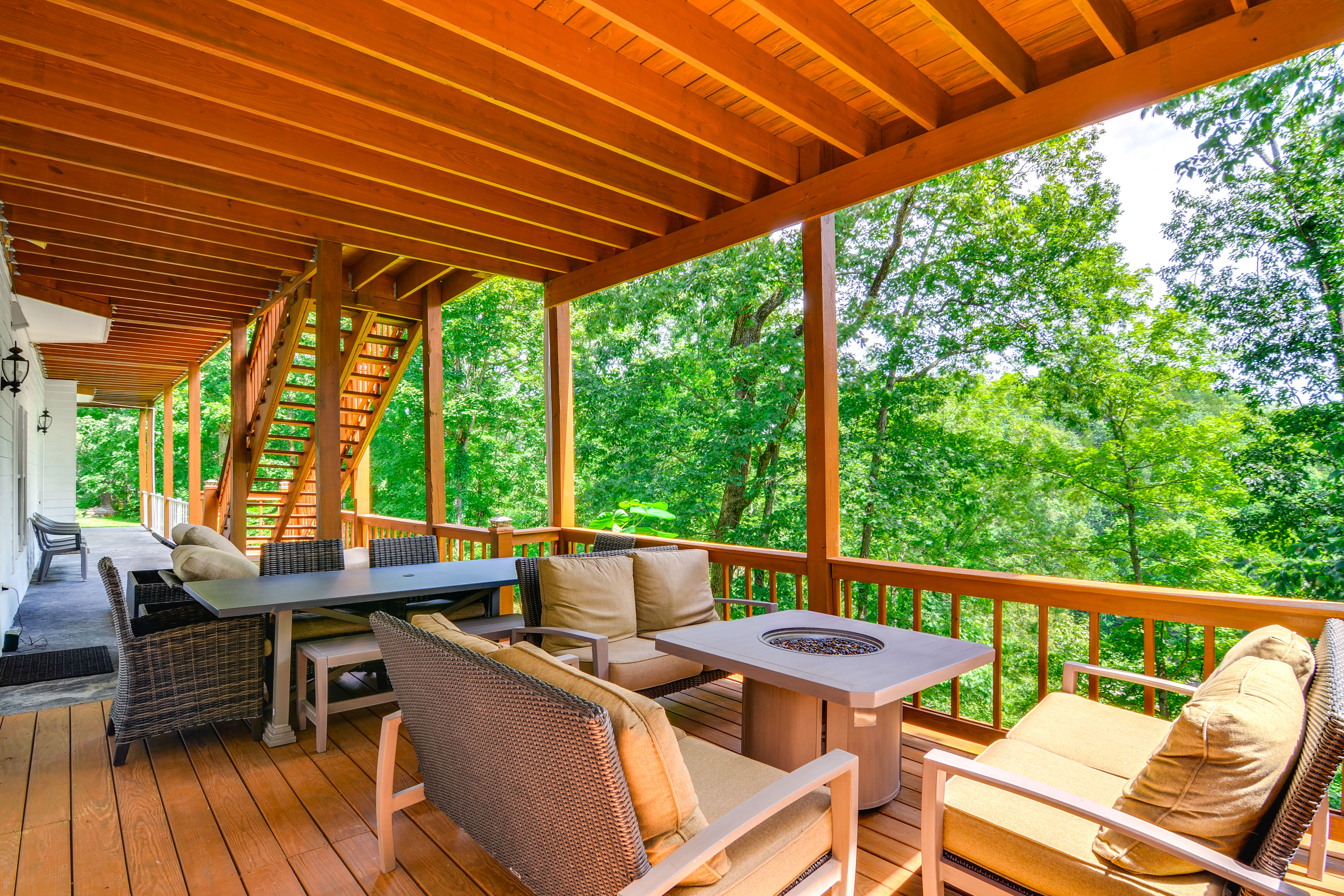 Lake Cumberland Retreat w/ Deck & Views!
