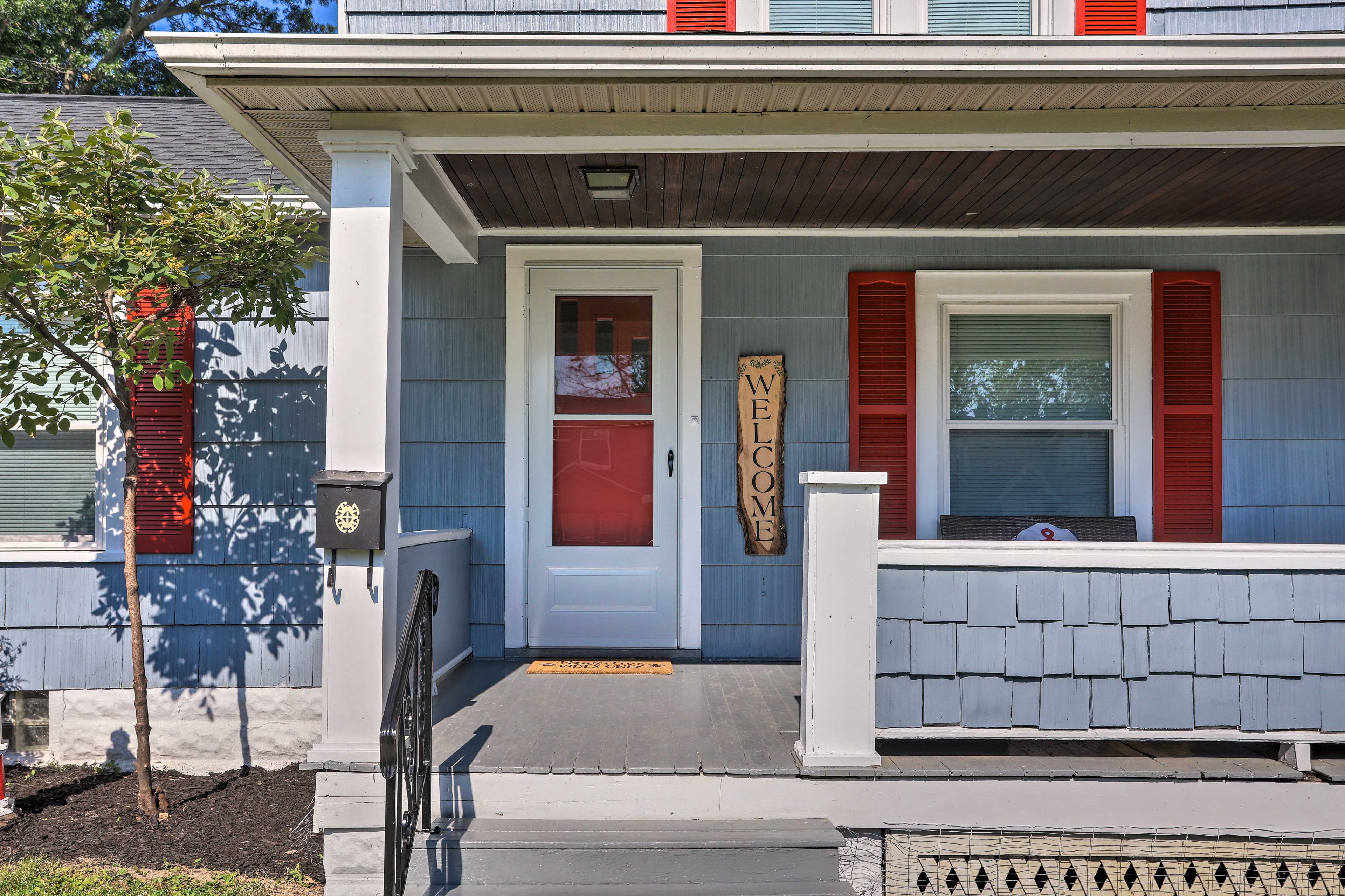 Lorain Lake Cottage < 1 Mi to Lake Erie Fun!