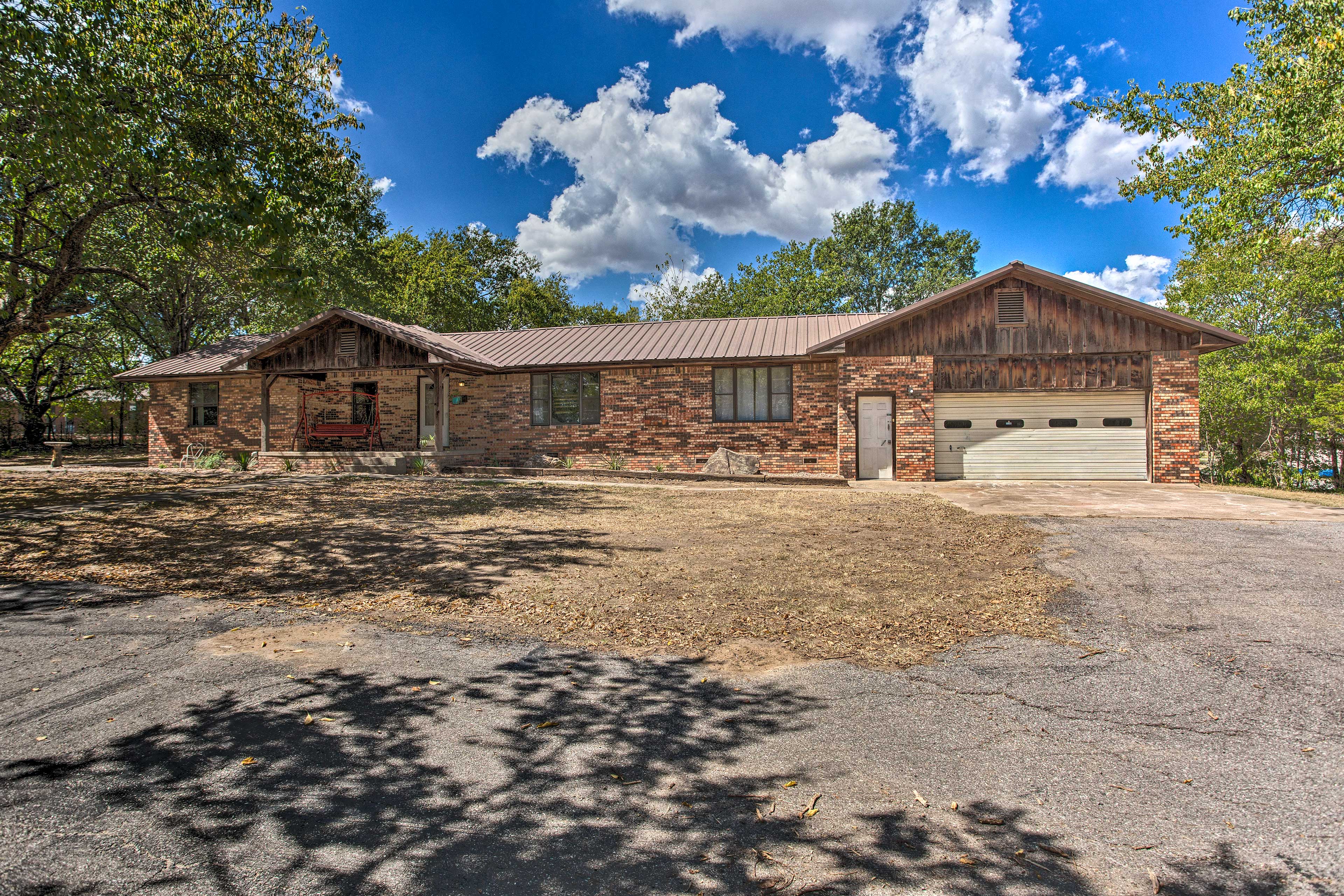 Lovely 'Anna Fink House' w/ Patio & Fire Pit