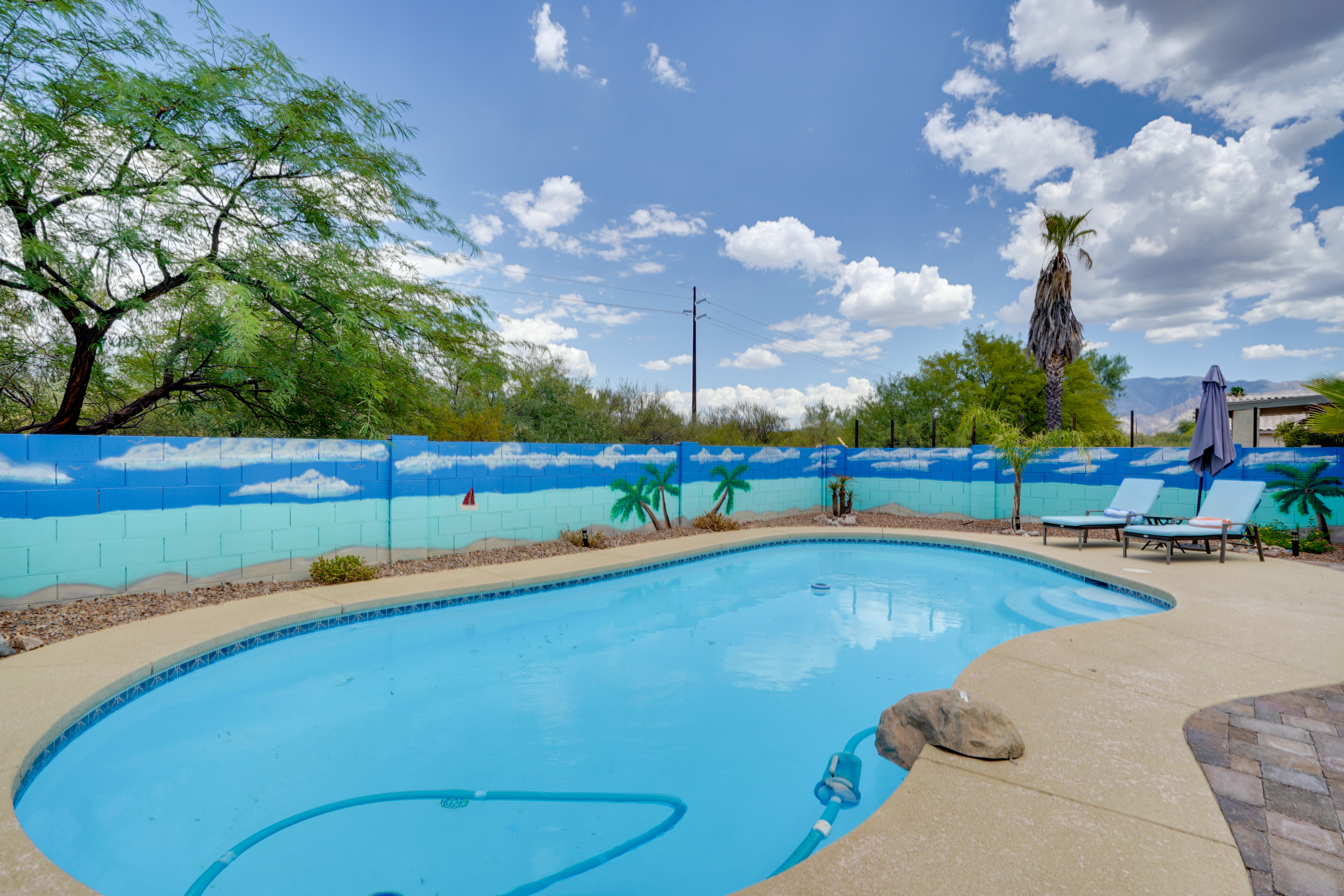 Lovely Tucson Home w/ Pool & Mountain Views