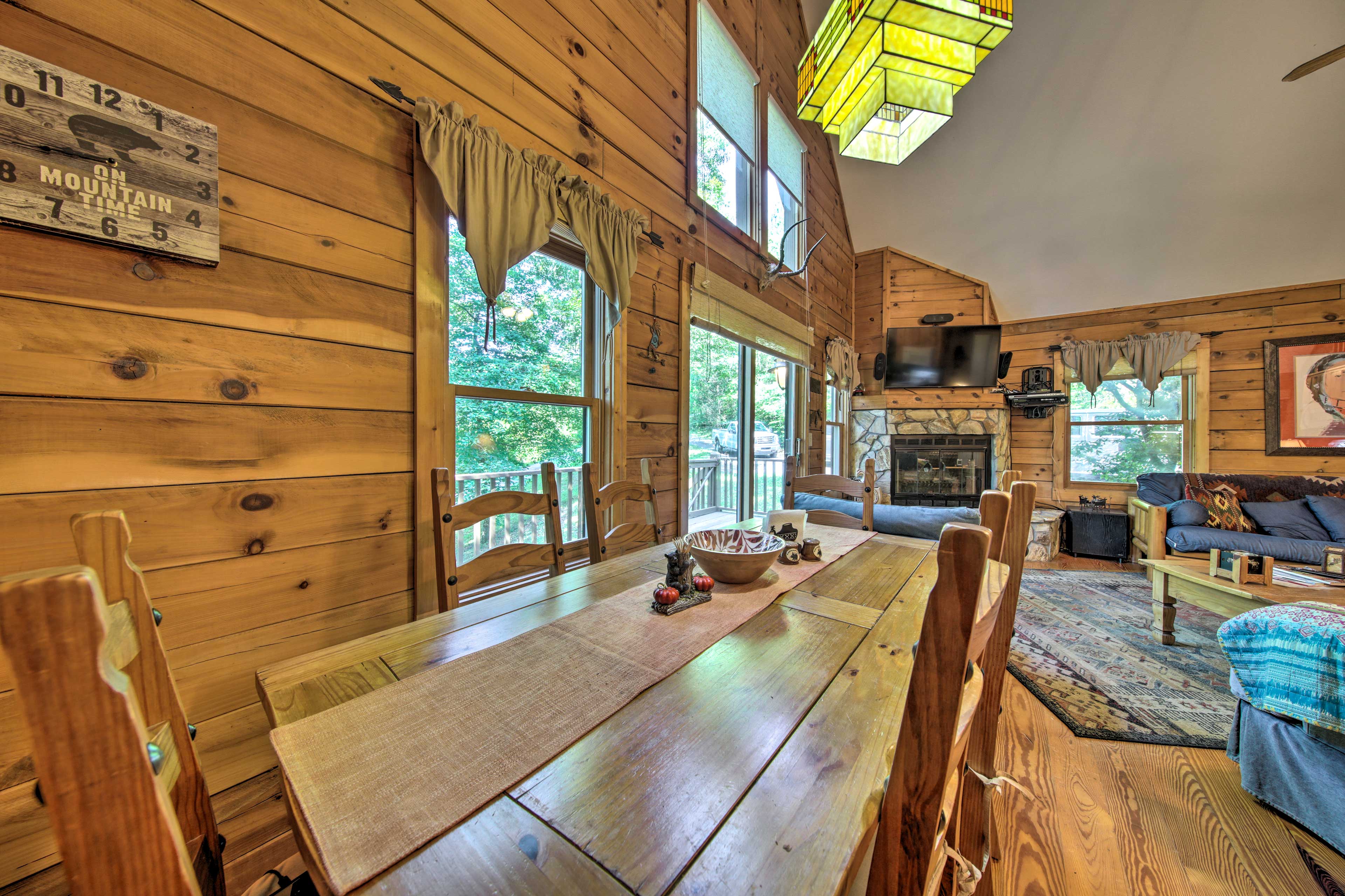 Property Image 2 - 11 Mi to Calaboose Cellars: Marble Cabin w/ Deck!