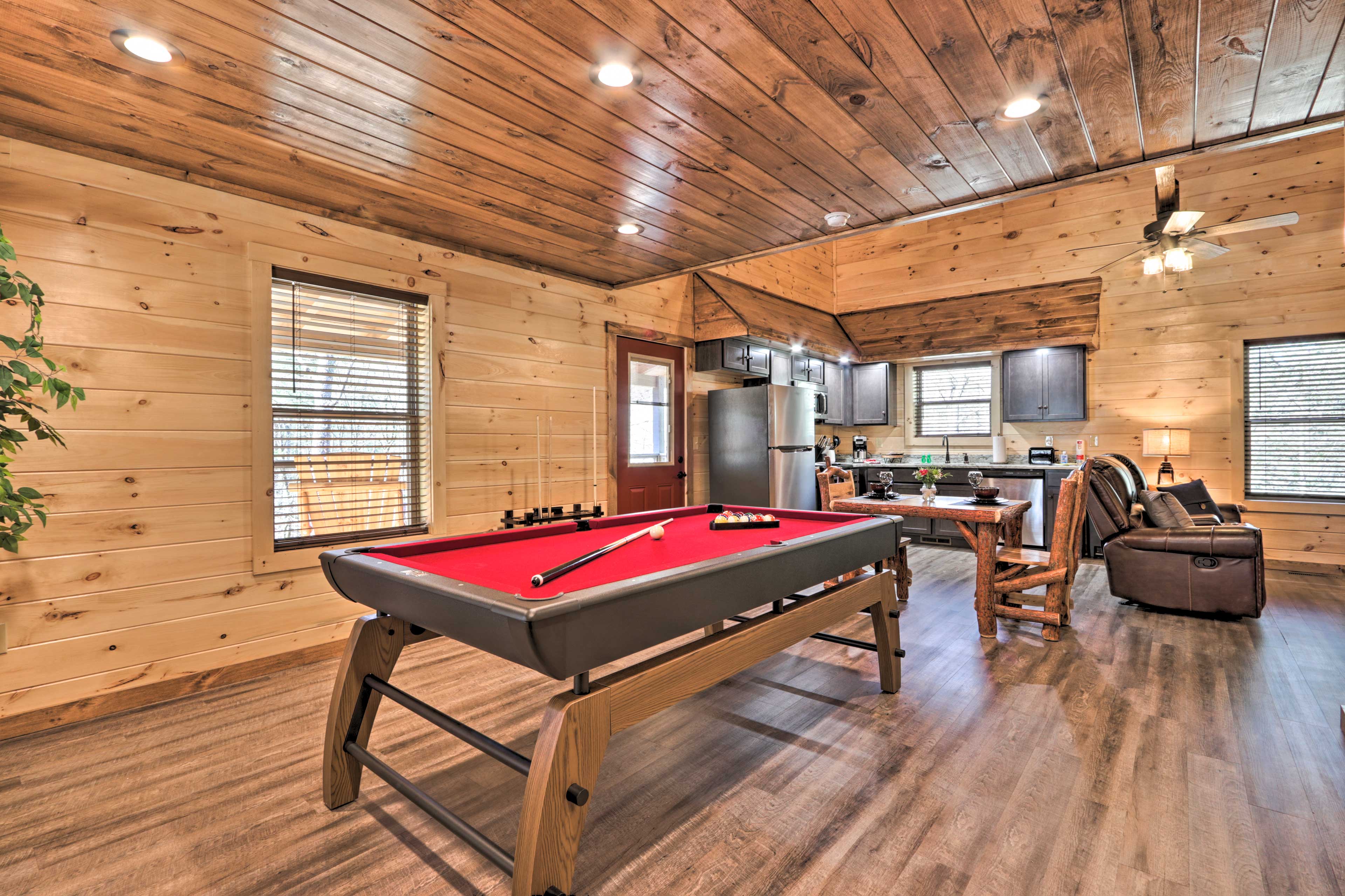 Pigeon Forge Cabin w/ Hot Tub: 1 Mi to Parkway - Home Rental in Pigeon ...