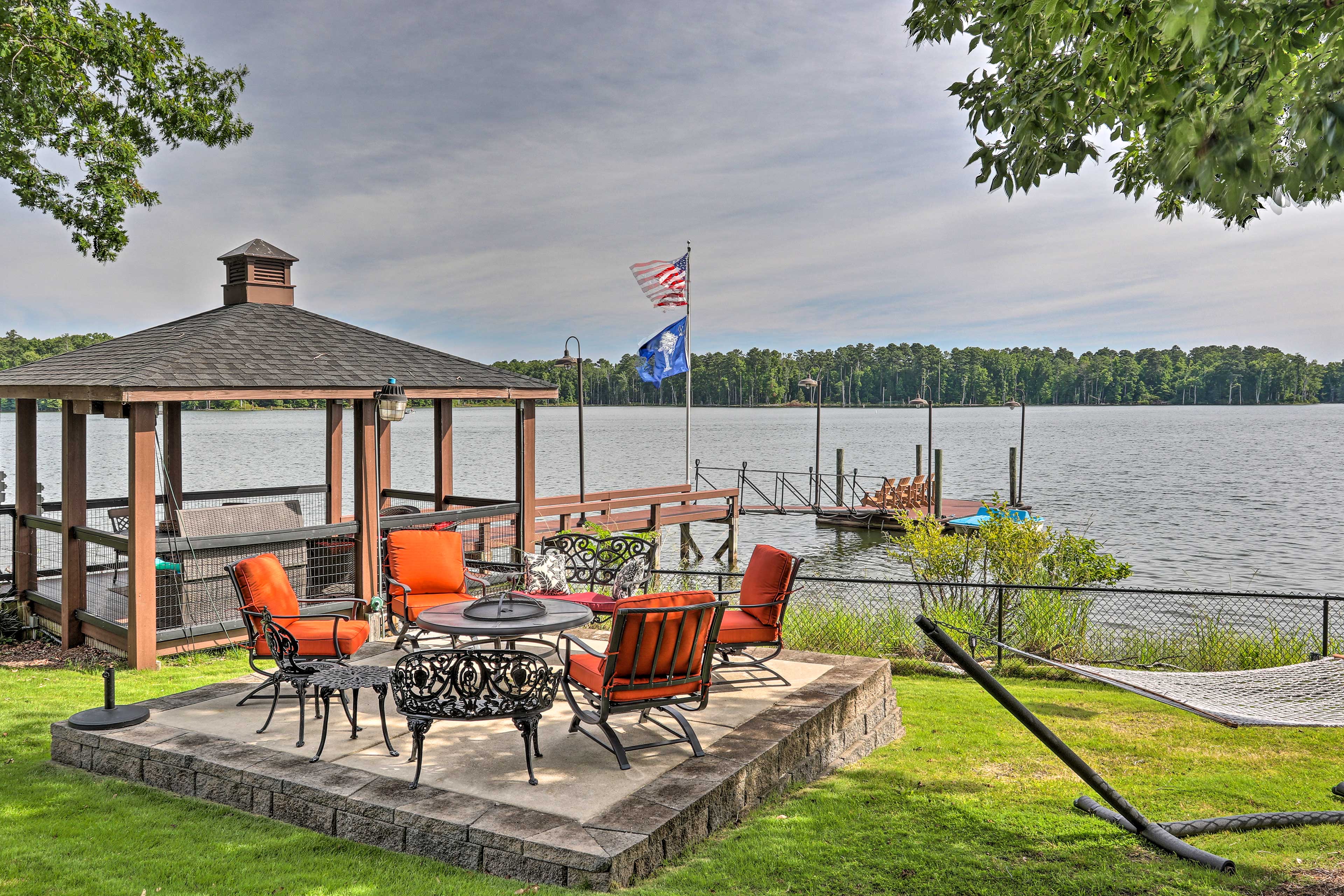 Property Image 2 - Luxe Lakefront Apartment w/ Shared Pool & Dock!