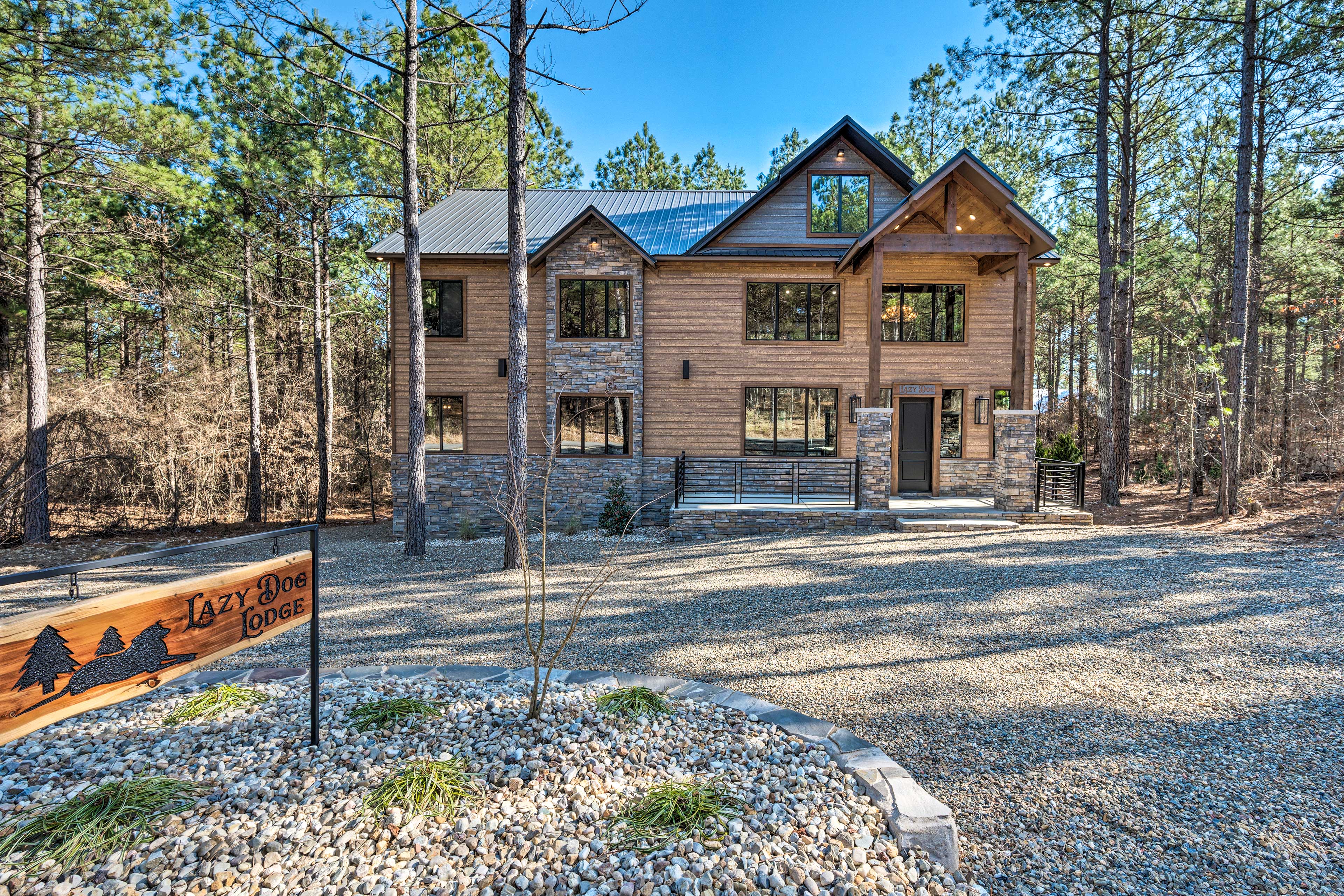 Property Image 2 - Broken Bow ’Lazy Dog Lodge’ w/ Hot Tub, Pool Table