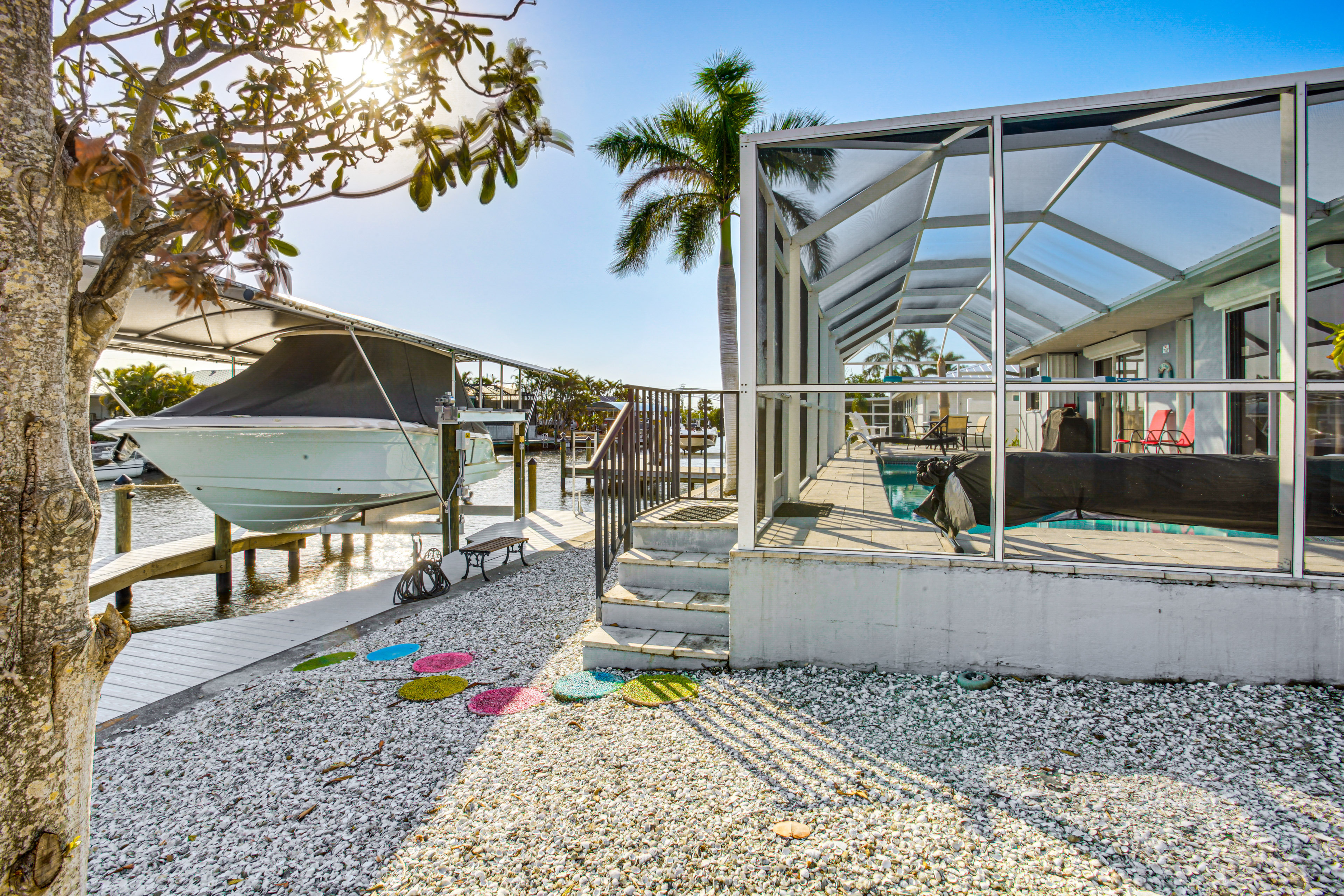 Heated Pool + Lanai: Matlacha Isles Getaway