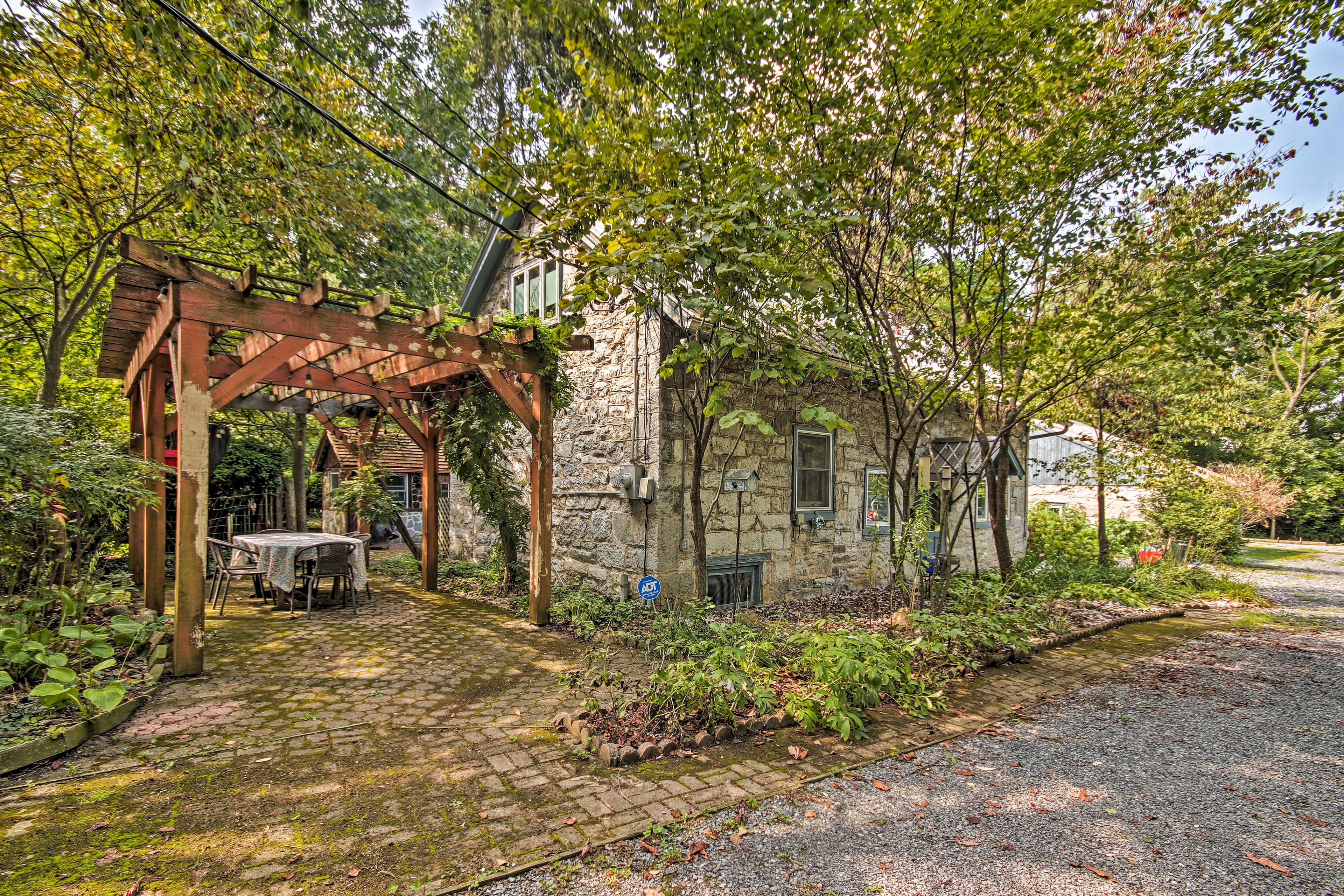 Mercersburg Cottage, 7 Mi to Whitetail Resort