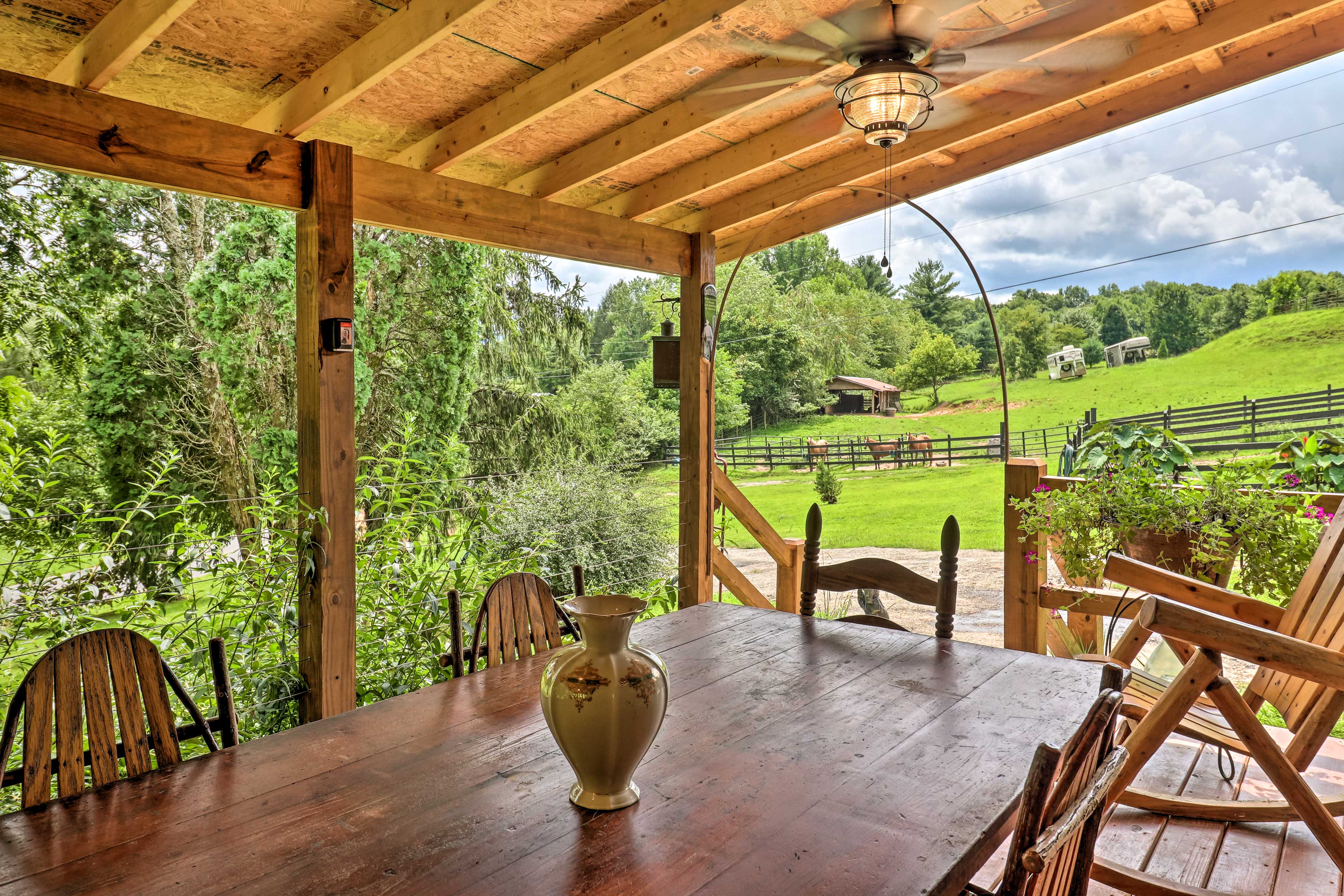 Property Image 1 - Mtn-View Warne Cabin: Hot Tub, Wine Cabinet!