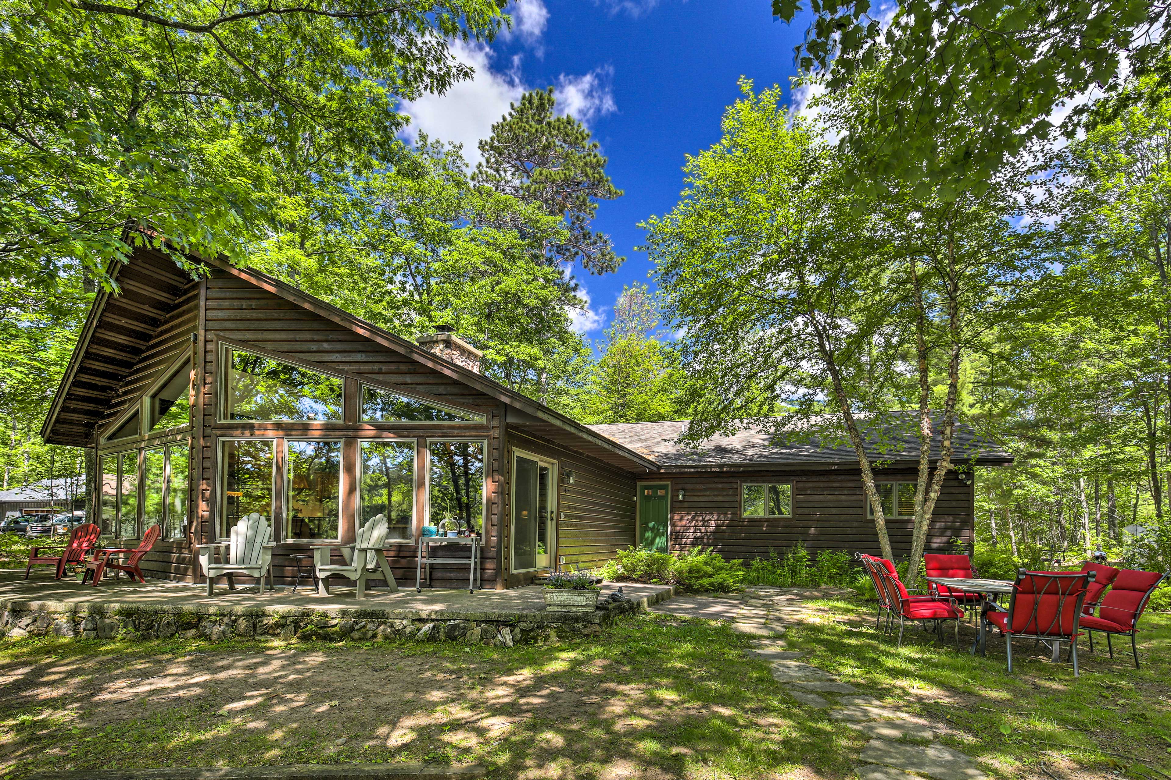 Northwoods Cabin w/ Lake Access & Boat Dock