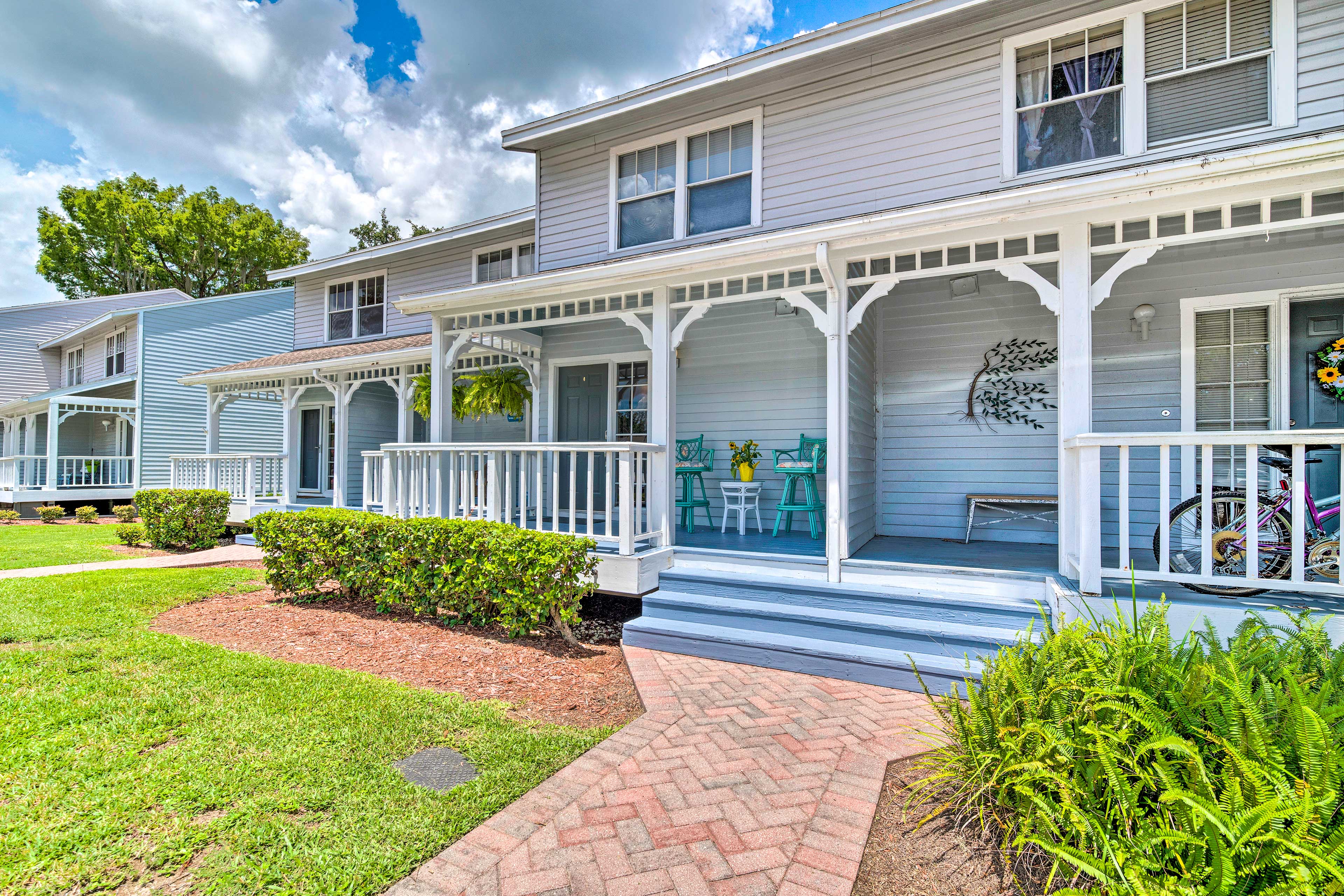 Property Image 2 - Old Florida Setting w/ Kayaks & Fishing Poles