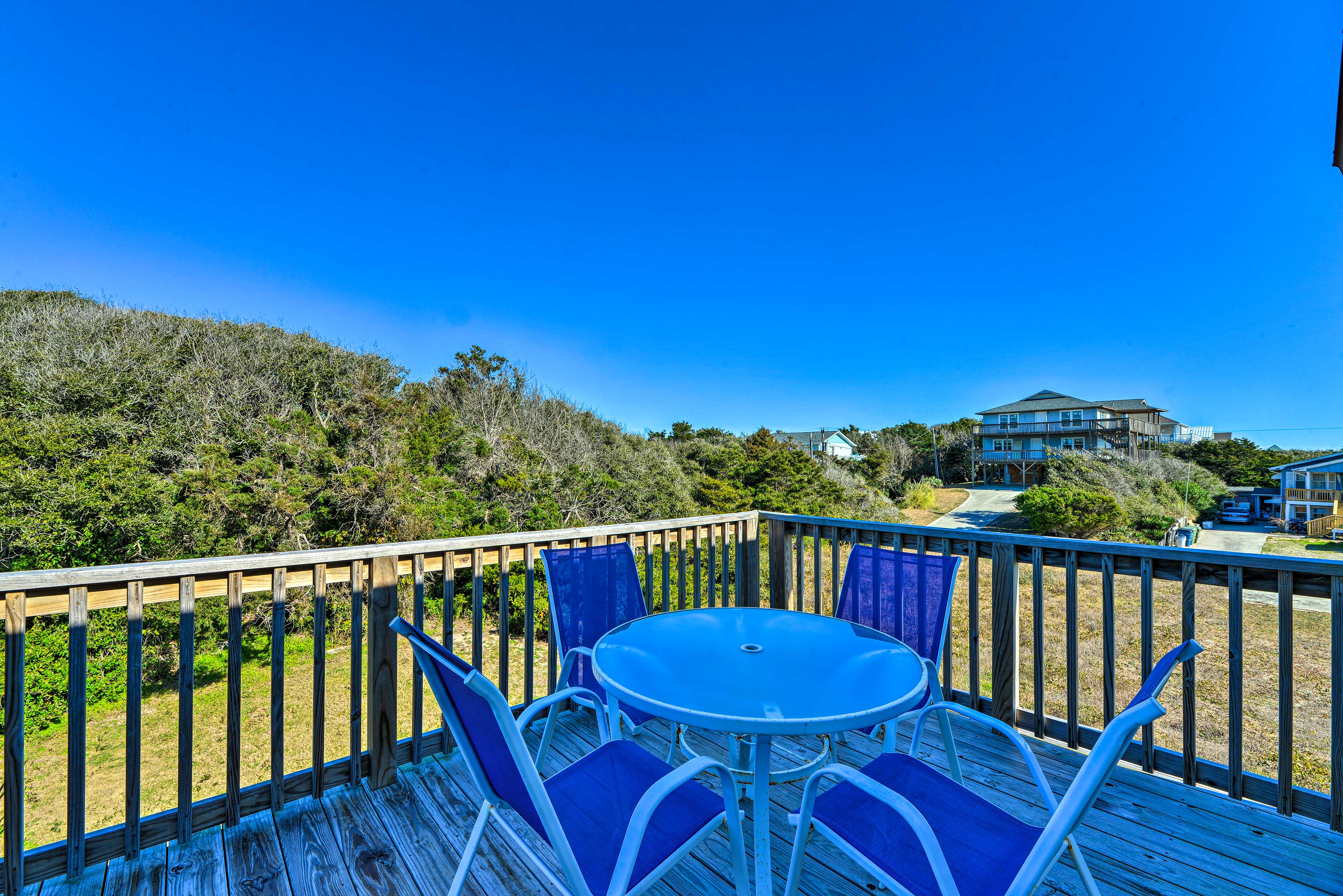 Property Image 2 - ’East of the Sun’ Beachside Apartment w/ Deck!