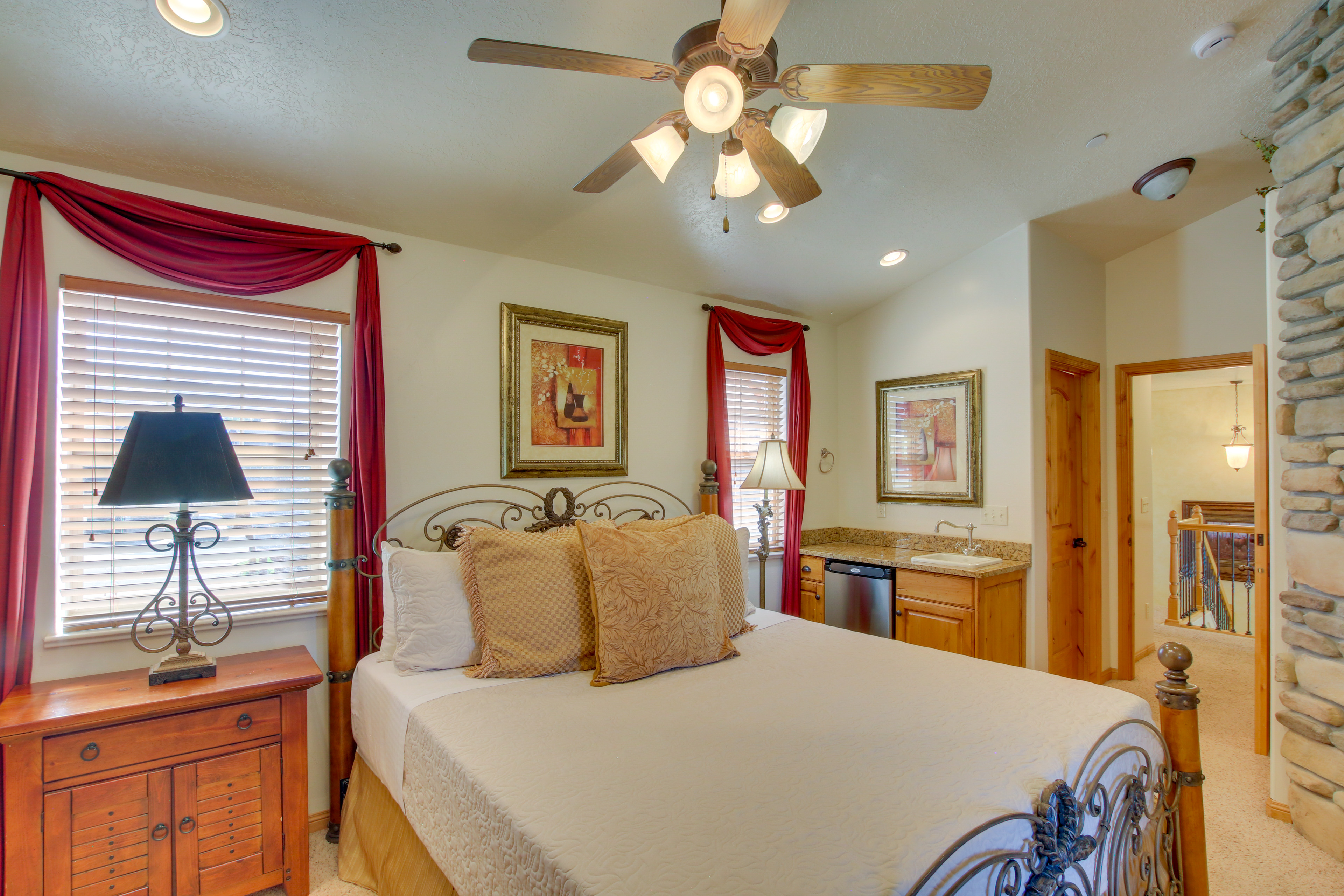 Eden Townhome w/ Mtn View + Shuttle to Powder Mtn!