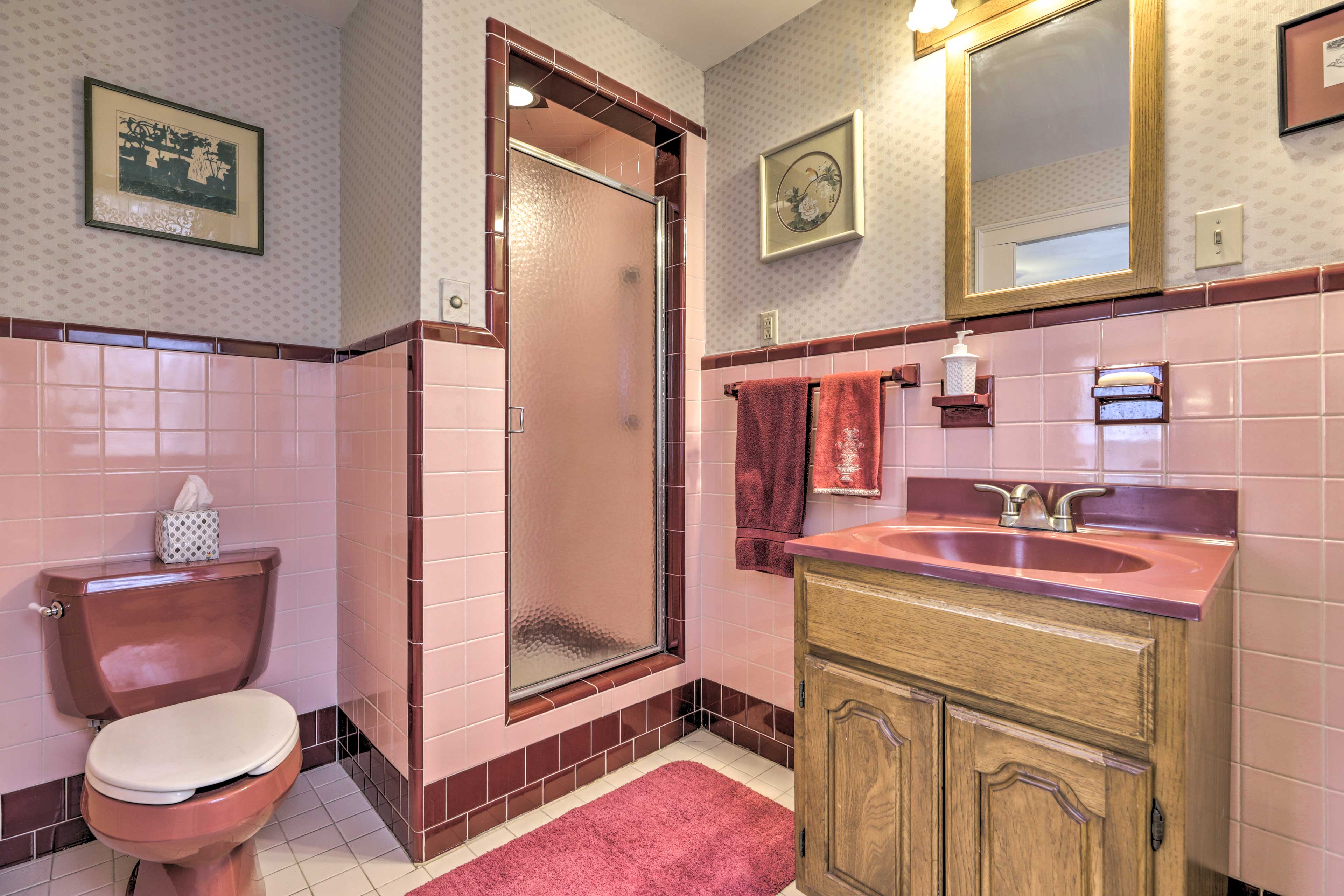 Elegant Norwich House w/ Billiards Room & Ballroom