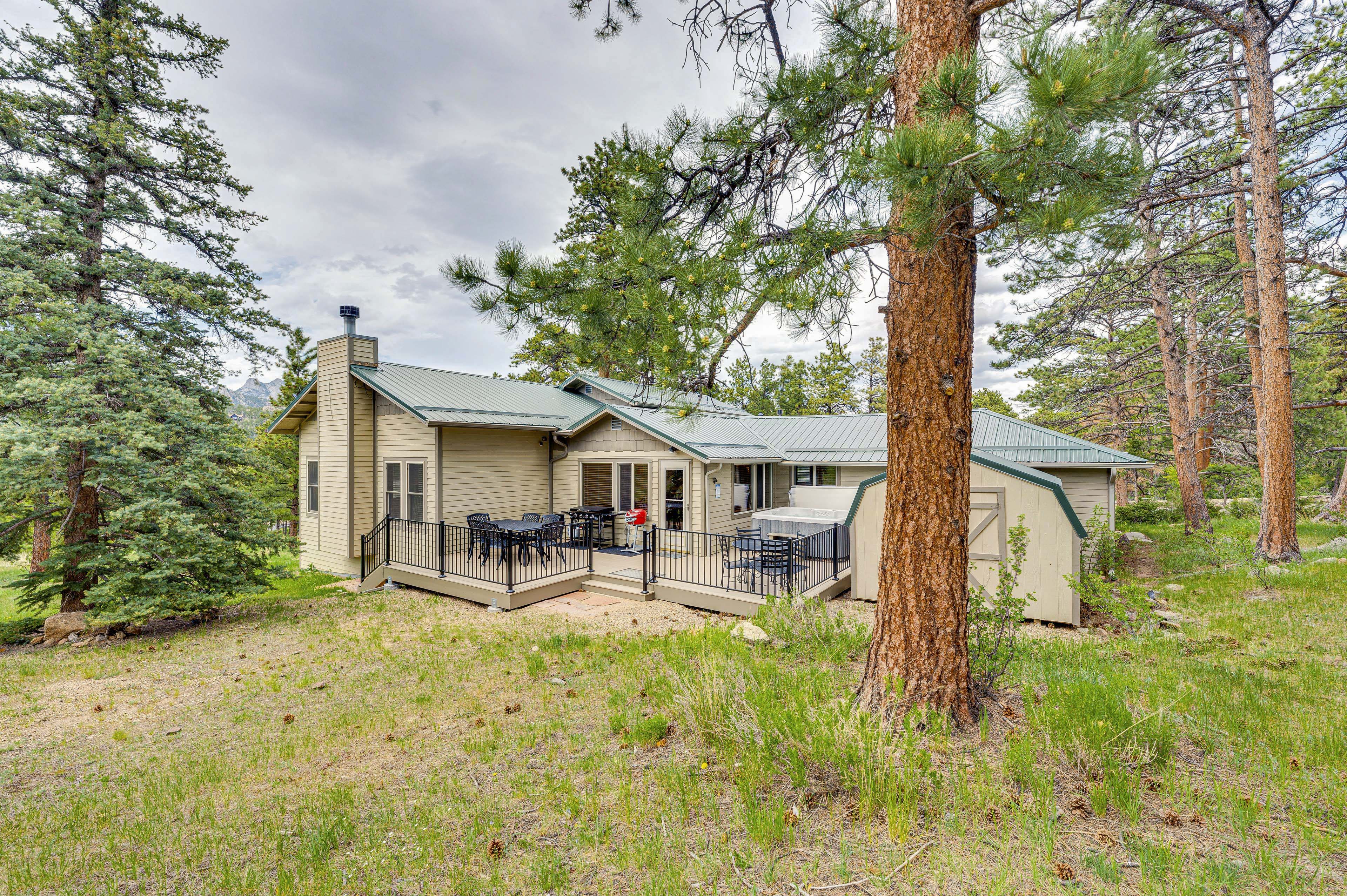 Property Image 2 - Estes Park House w/ Grill, Hot Tub, & Mtn Views!