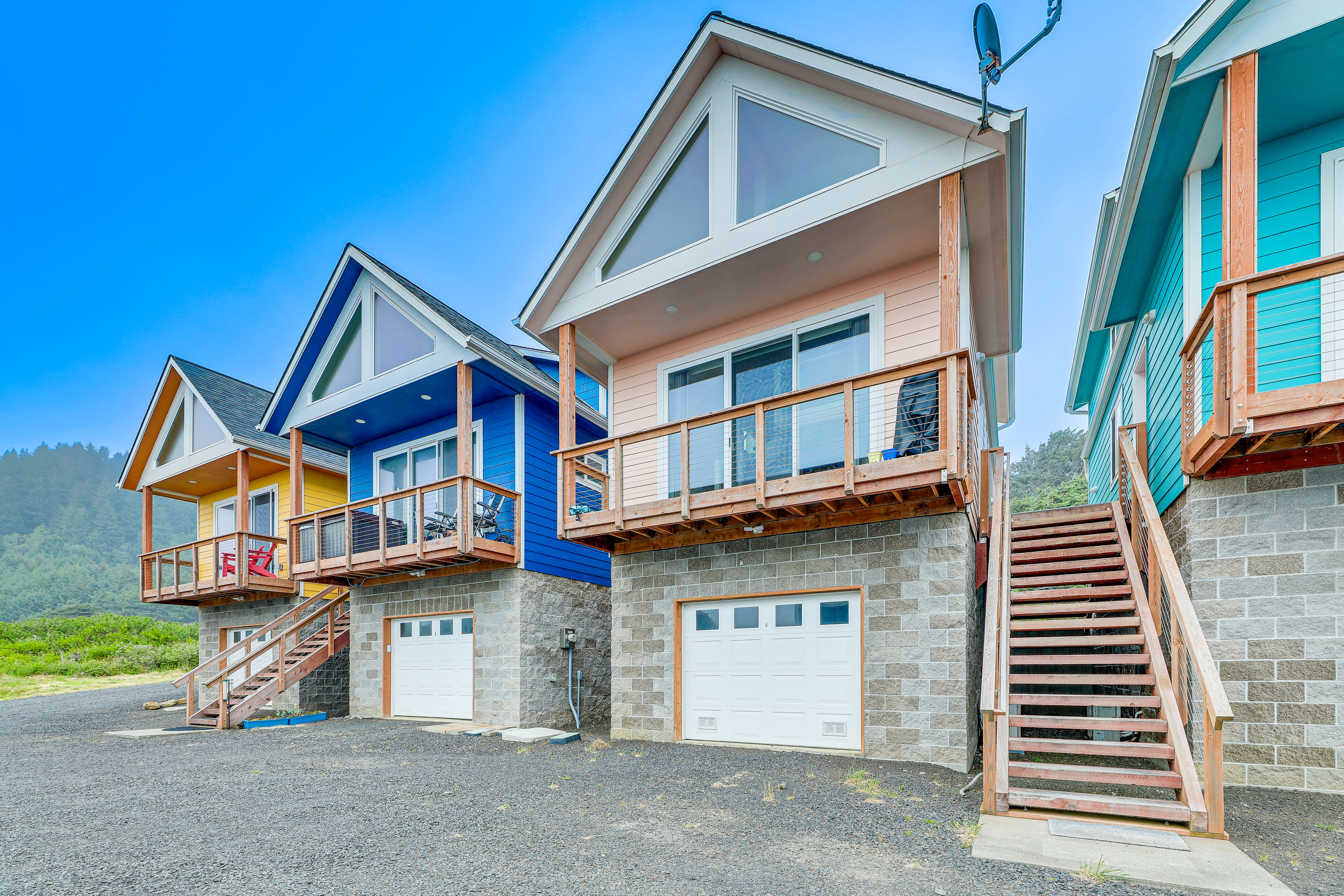 Property Image 2 - Epic Yachats Escape: Oregon Coastline Beach, Views