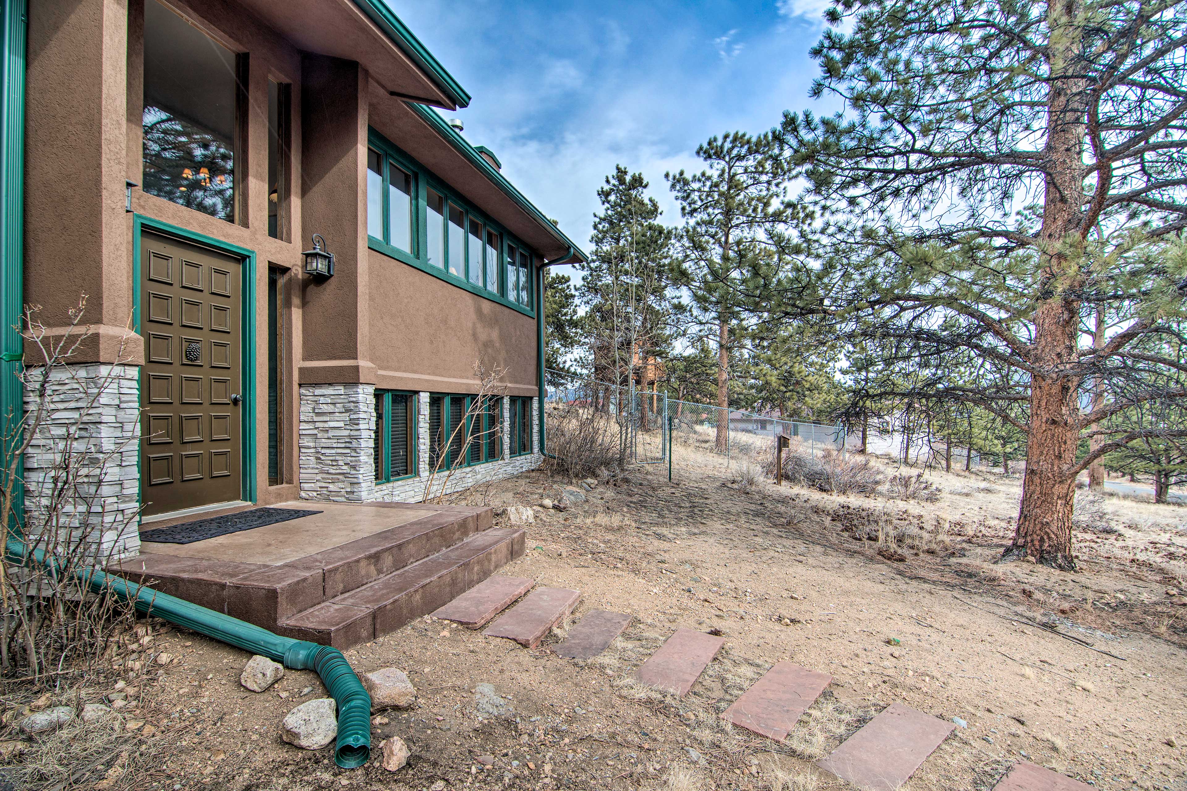 Property Image 2 - Estes Park Home w/ AC - 1/2 Mi to Lake & Downtown!