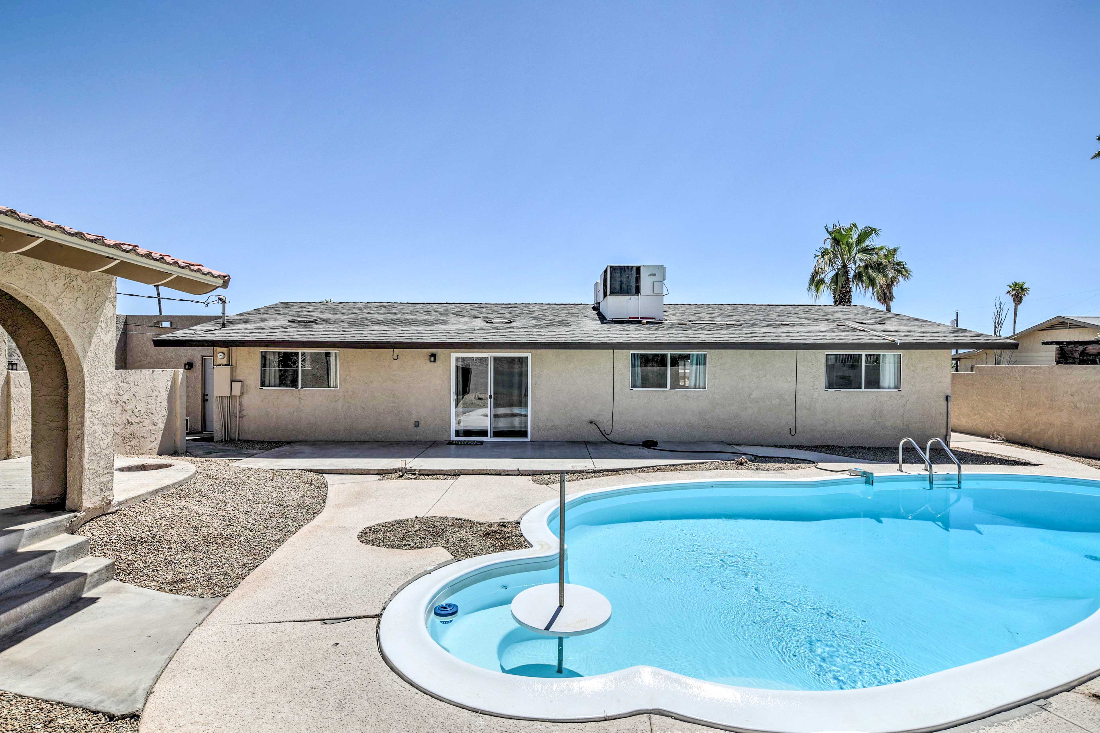 Lake Havasu Home w/ Pool, Near London Bridge!