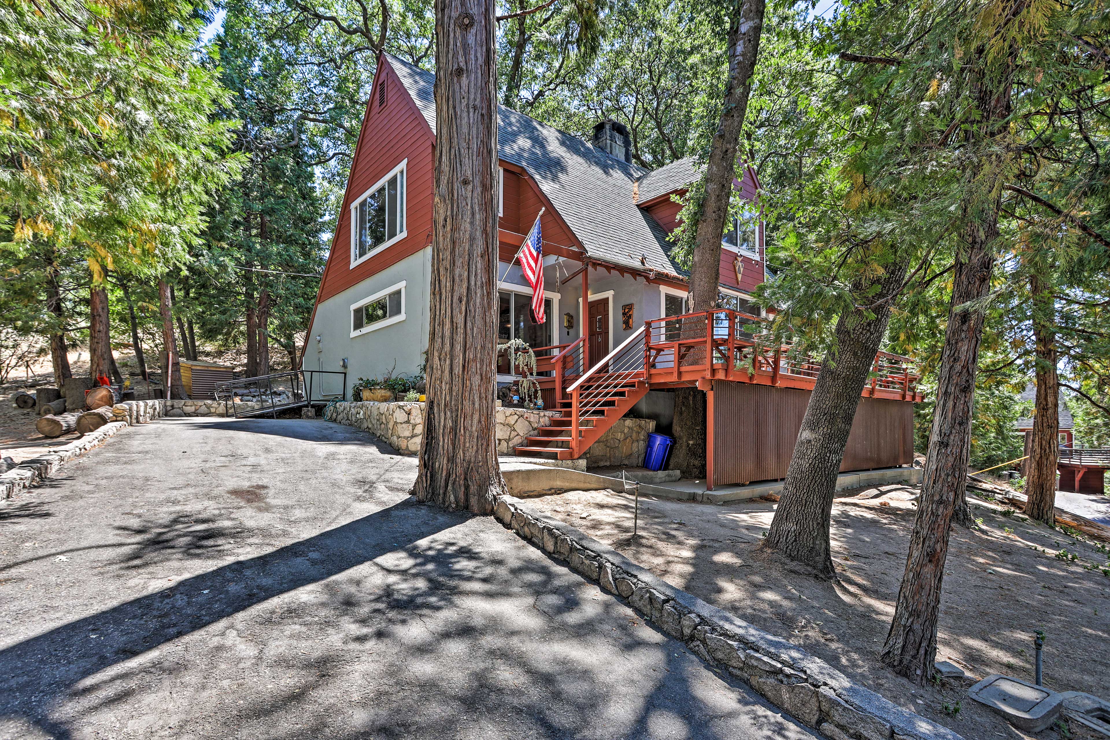 Property Image 2 - Expansive Retreat w/ Deck, Game Room & Lake Views!