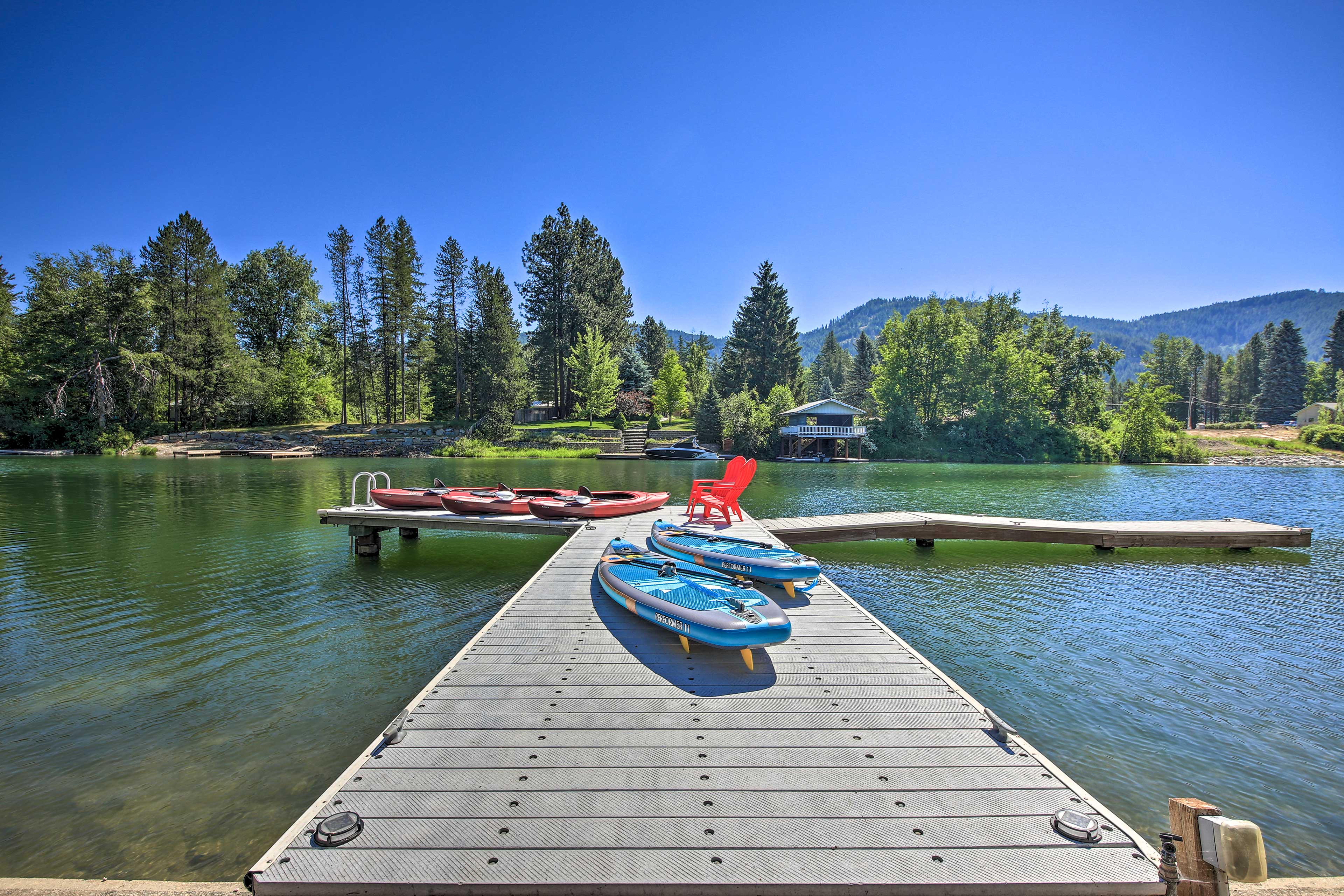 Expansive Waterfront Escape w/ Kayaks + SUPs!