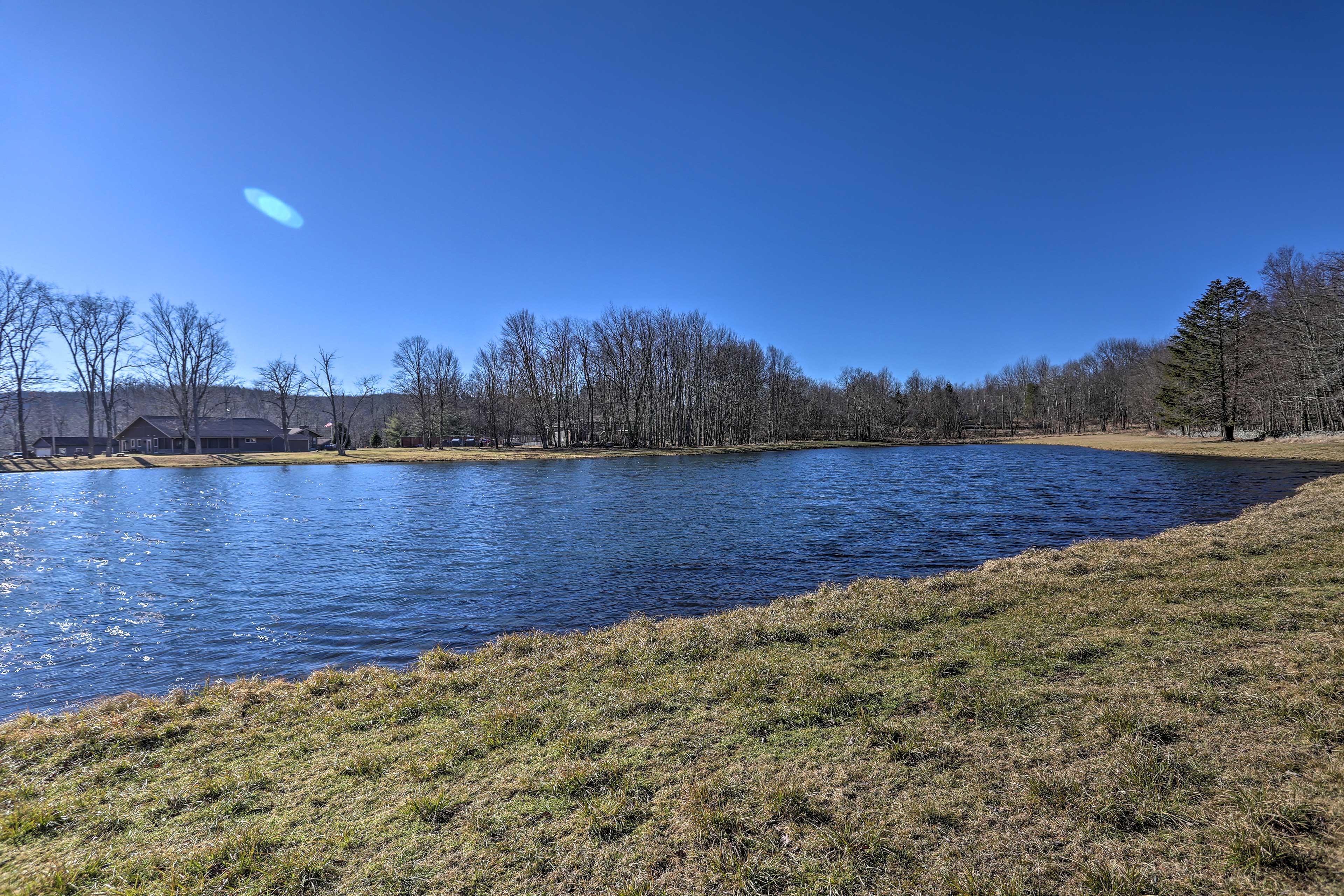 Poconos Cabin Rental - Walk to Lake Wallenpaupack!