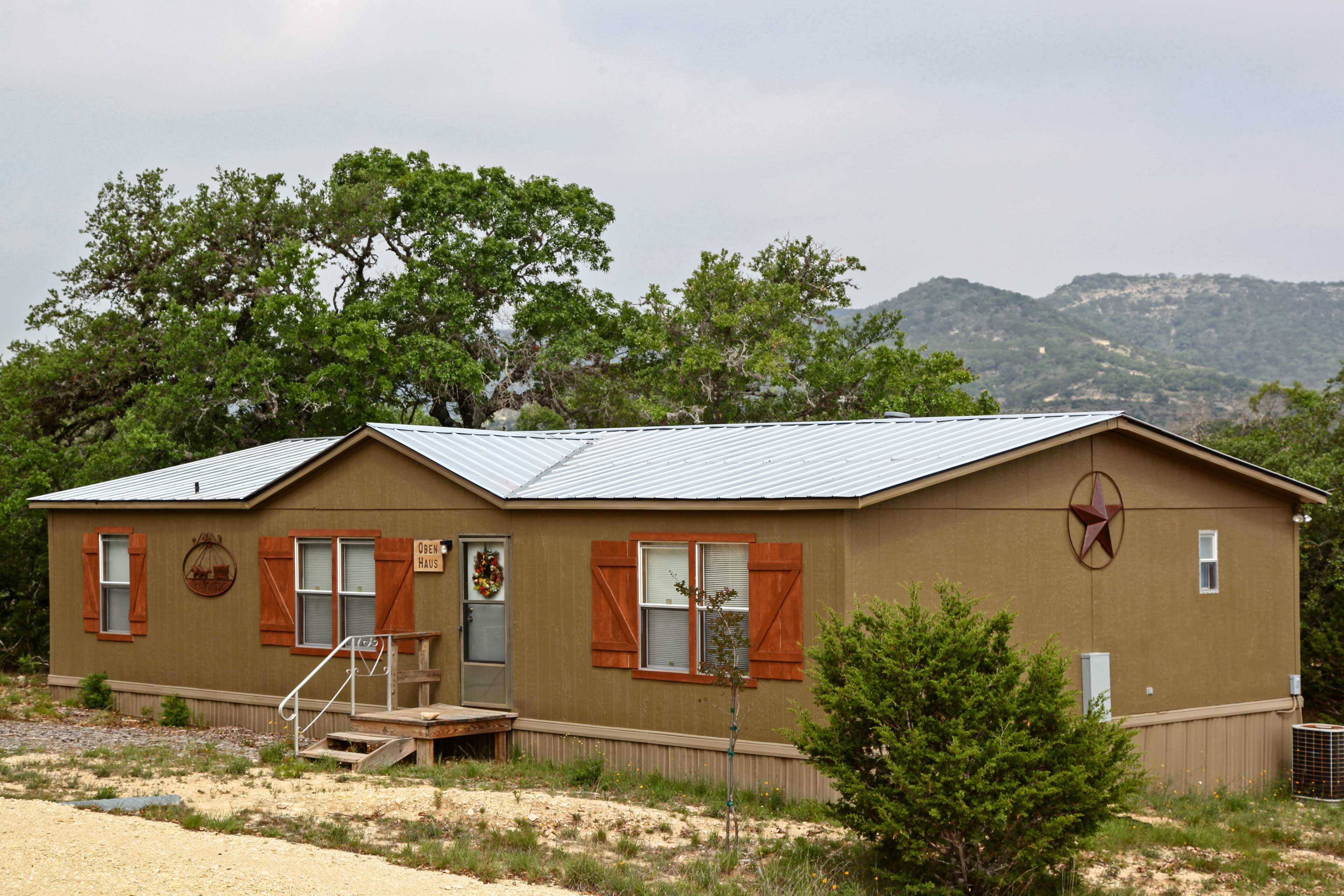 Property Image 2 - Utopia Family Home w/ Mountain Viewing Deck!