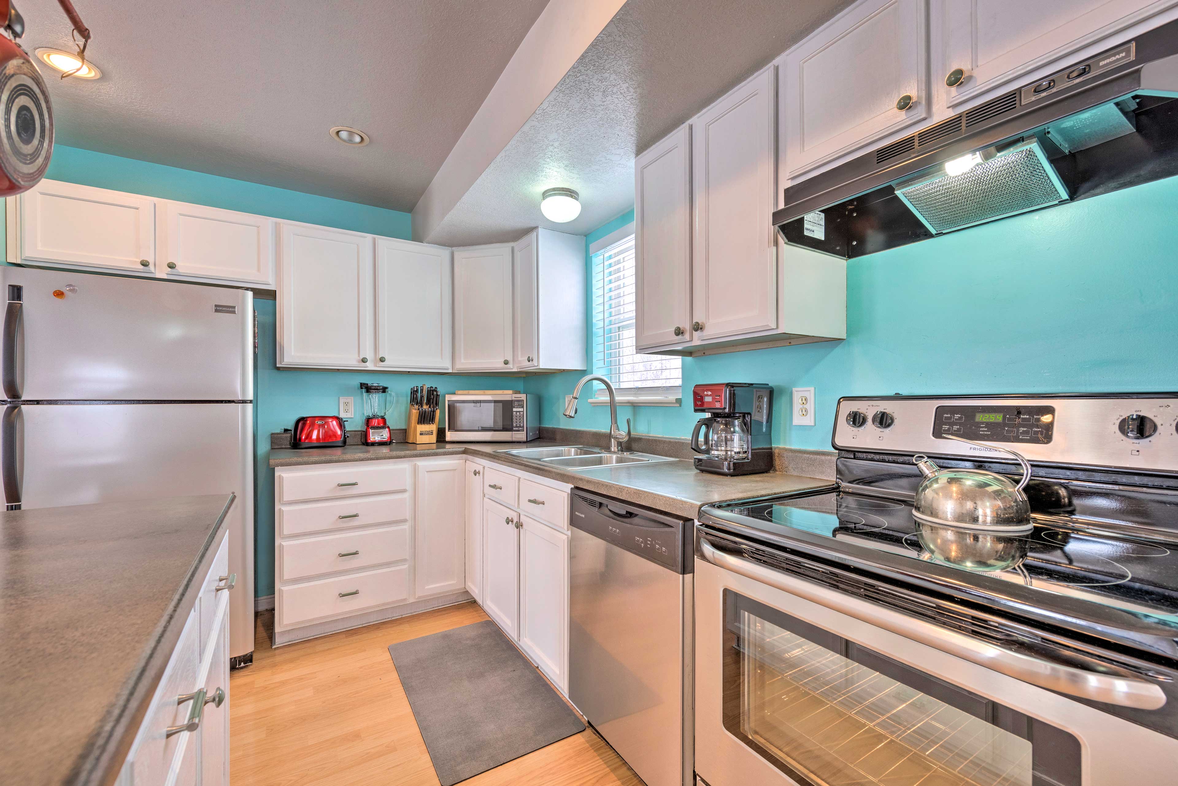 Family-Friendly Logan Farmhouse w/ Yard & Near USU