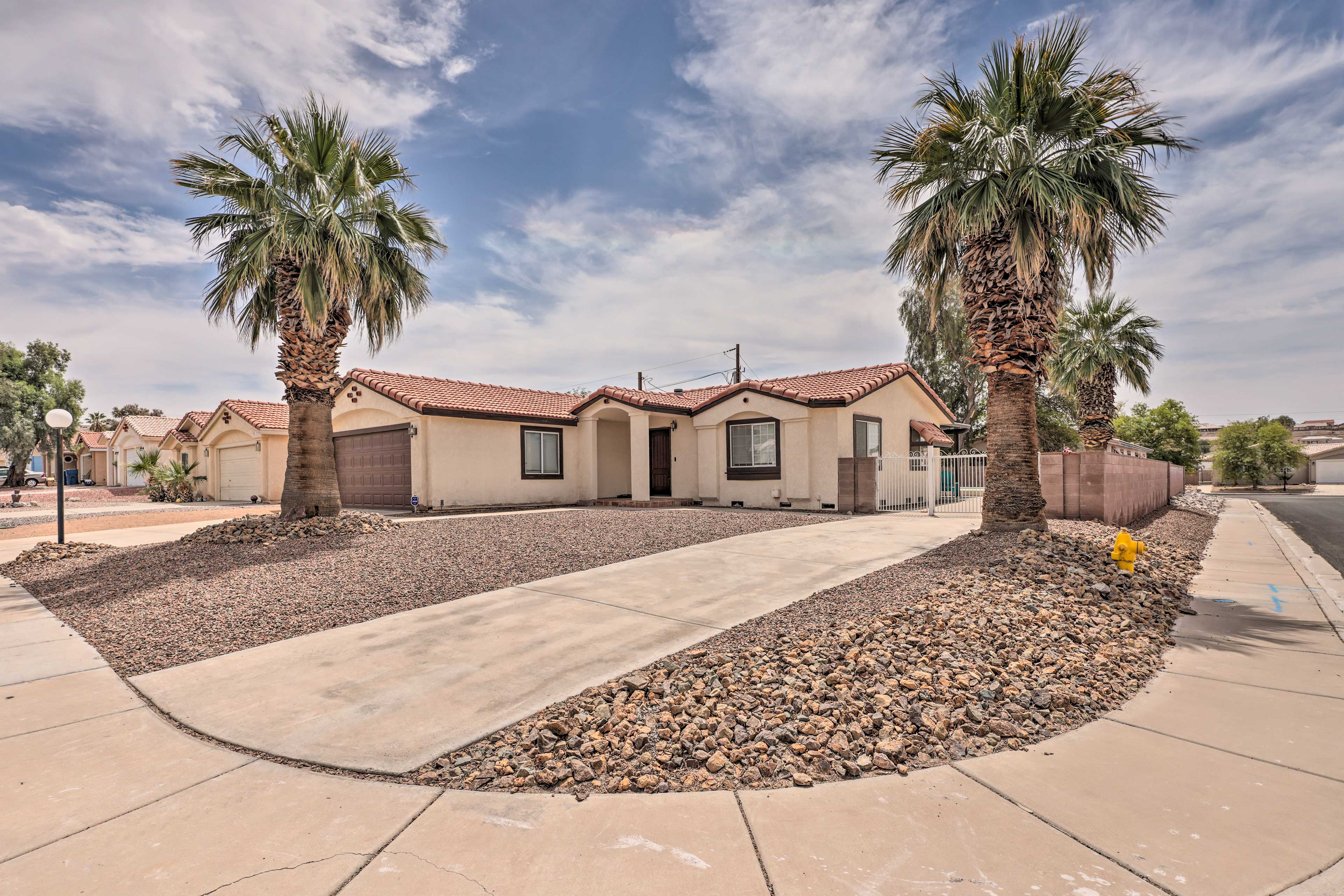 Covered Patio & Pool: Family Home in Bullhead City
