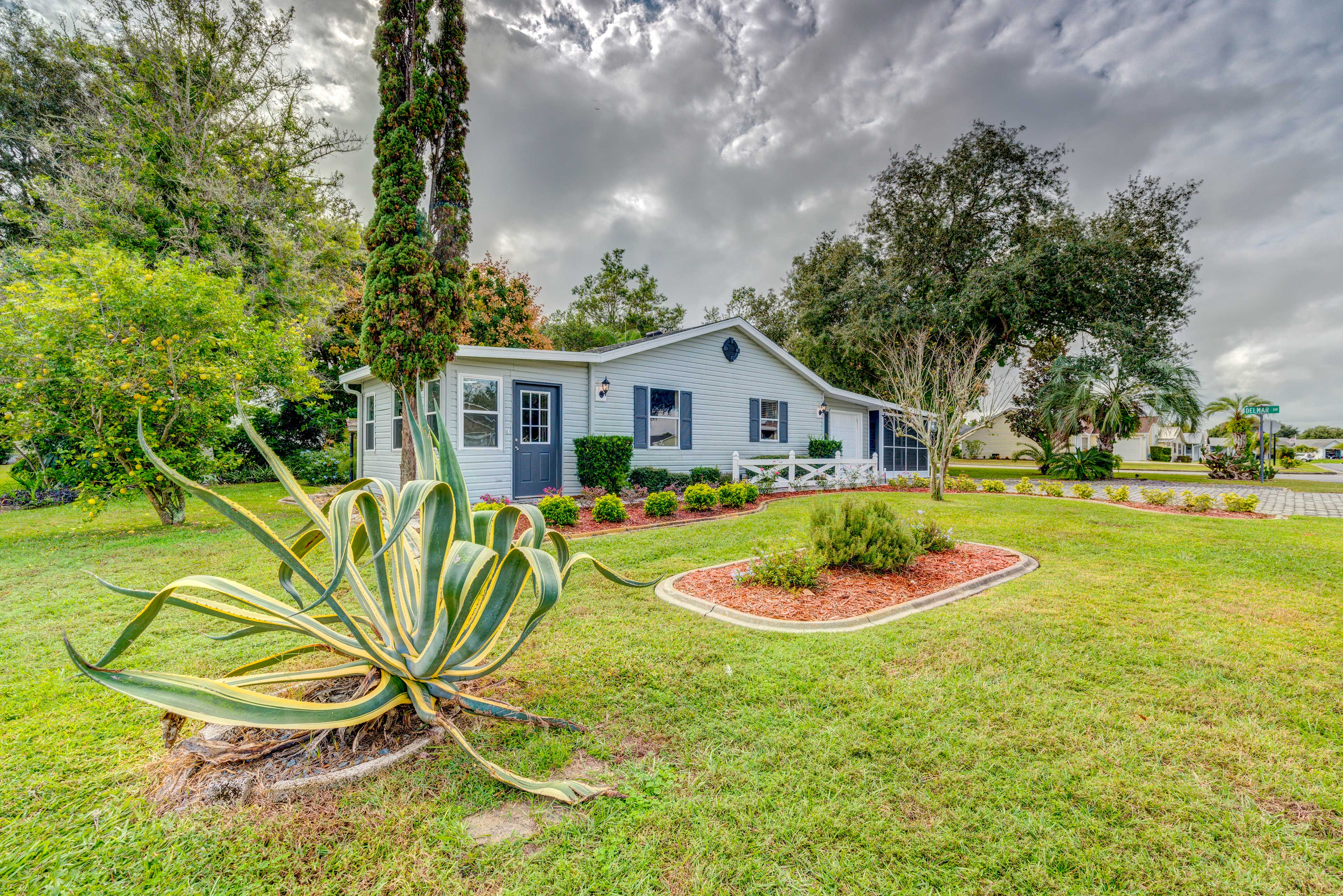 Property Image 1 - Peaceful Lady Lake Home w/ Screened-In Porch!