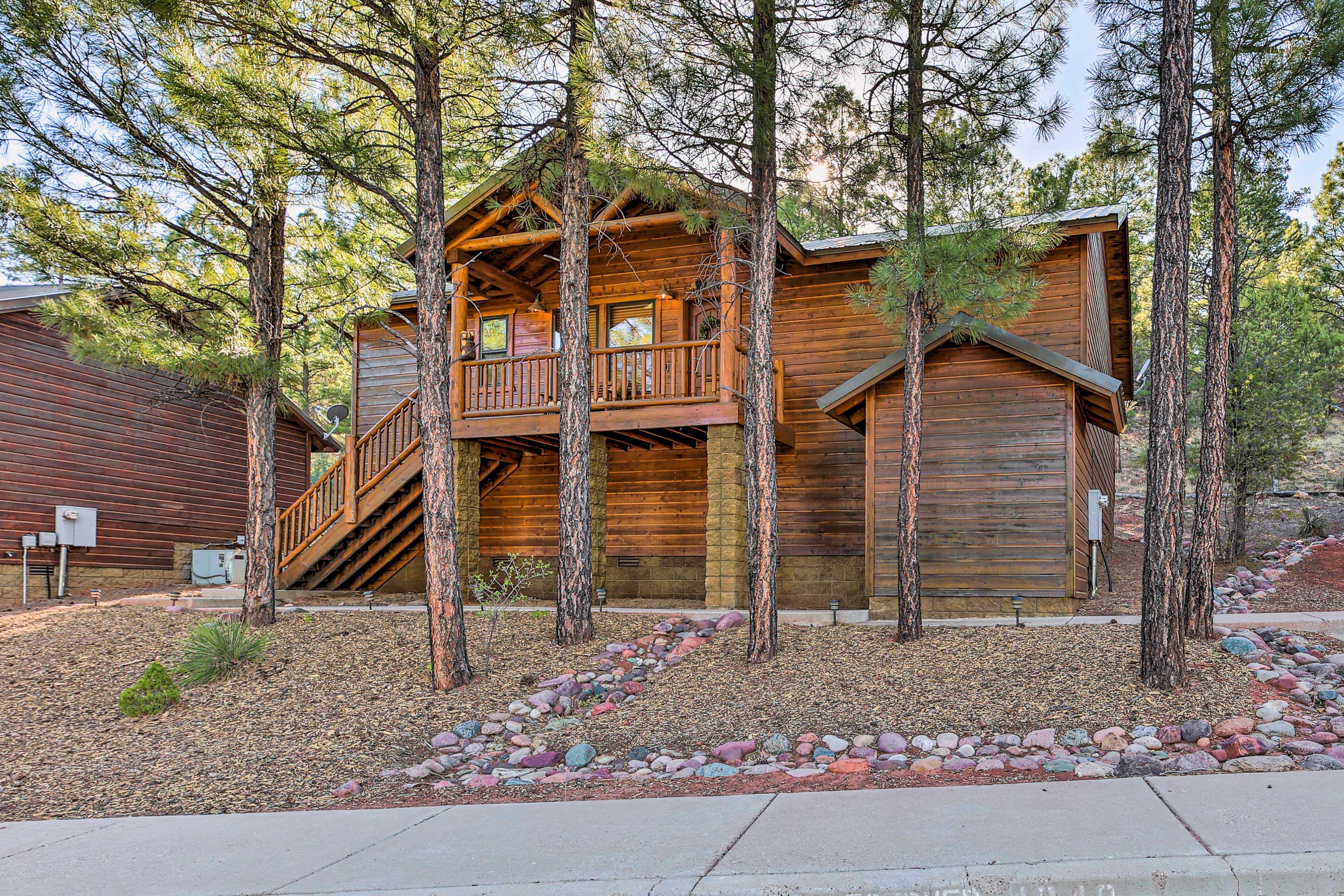 Property Image 2 - ‘Peaceful Pines Cabin’ ~ 3 Mi to Fool Hollow Lake!
