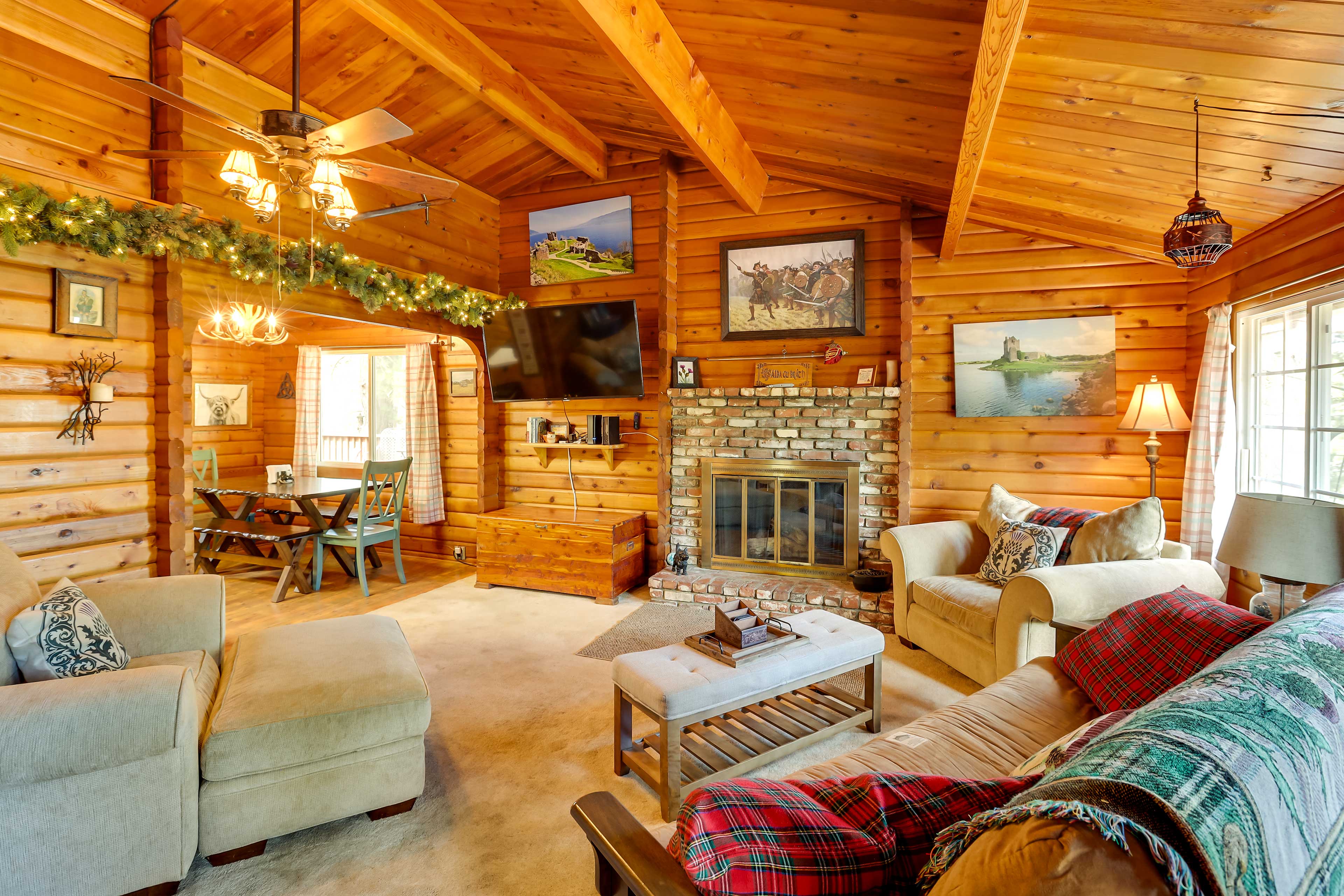 PetFriendly Cabin w/ Fire Pit & Game Room! Home Rental in Running