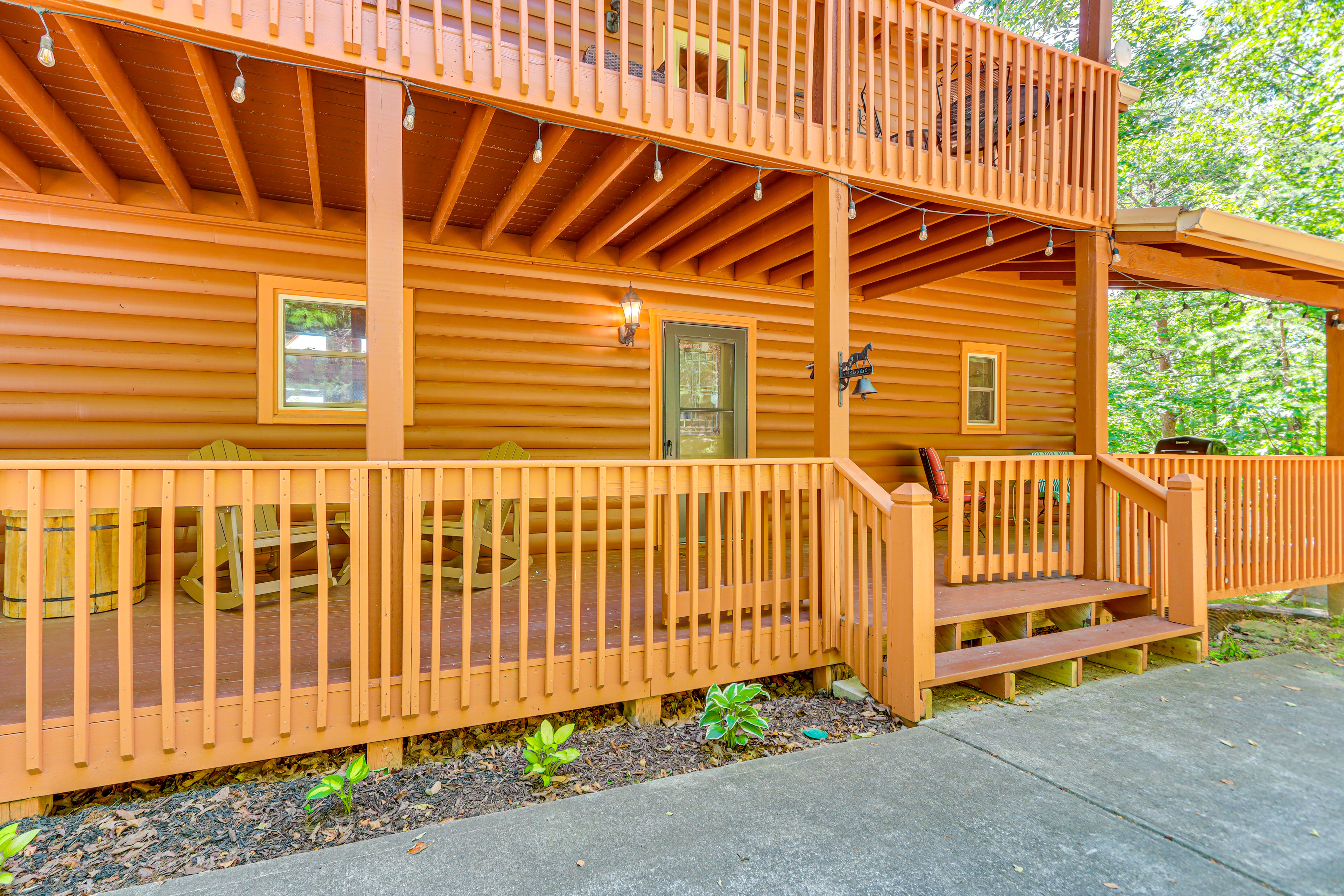 Property Image 2 - ’Owl’s Nest’ Pet-Friendly Cabin w/ Private Hot Tub