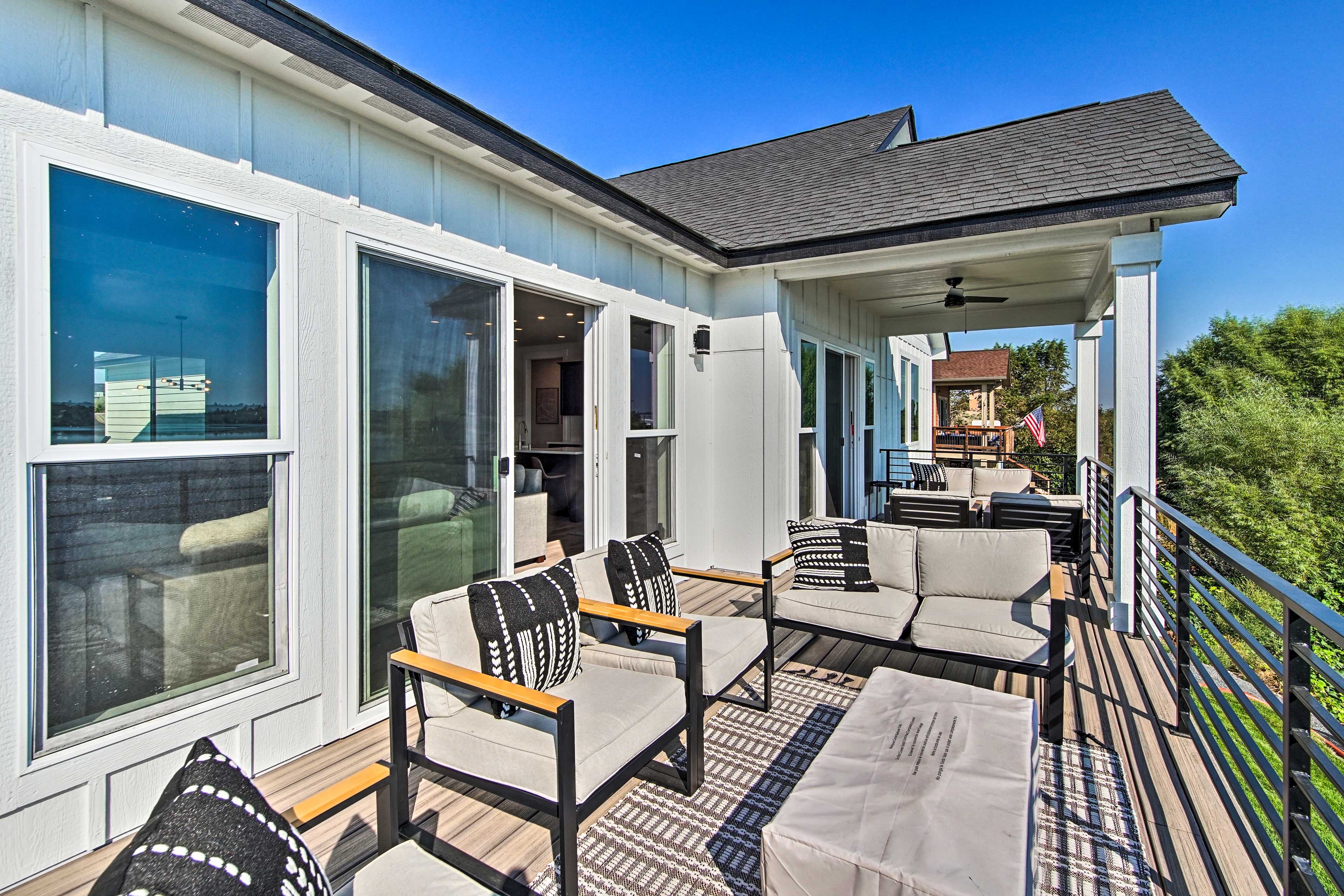 Picturesque Moses Lake House w/ Boating Dock